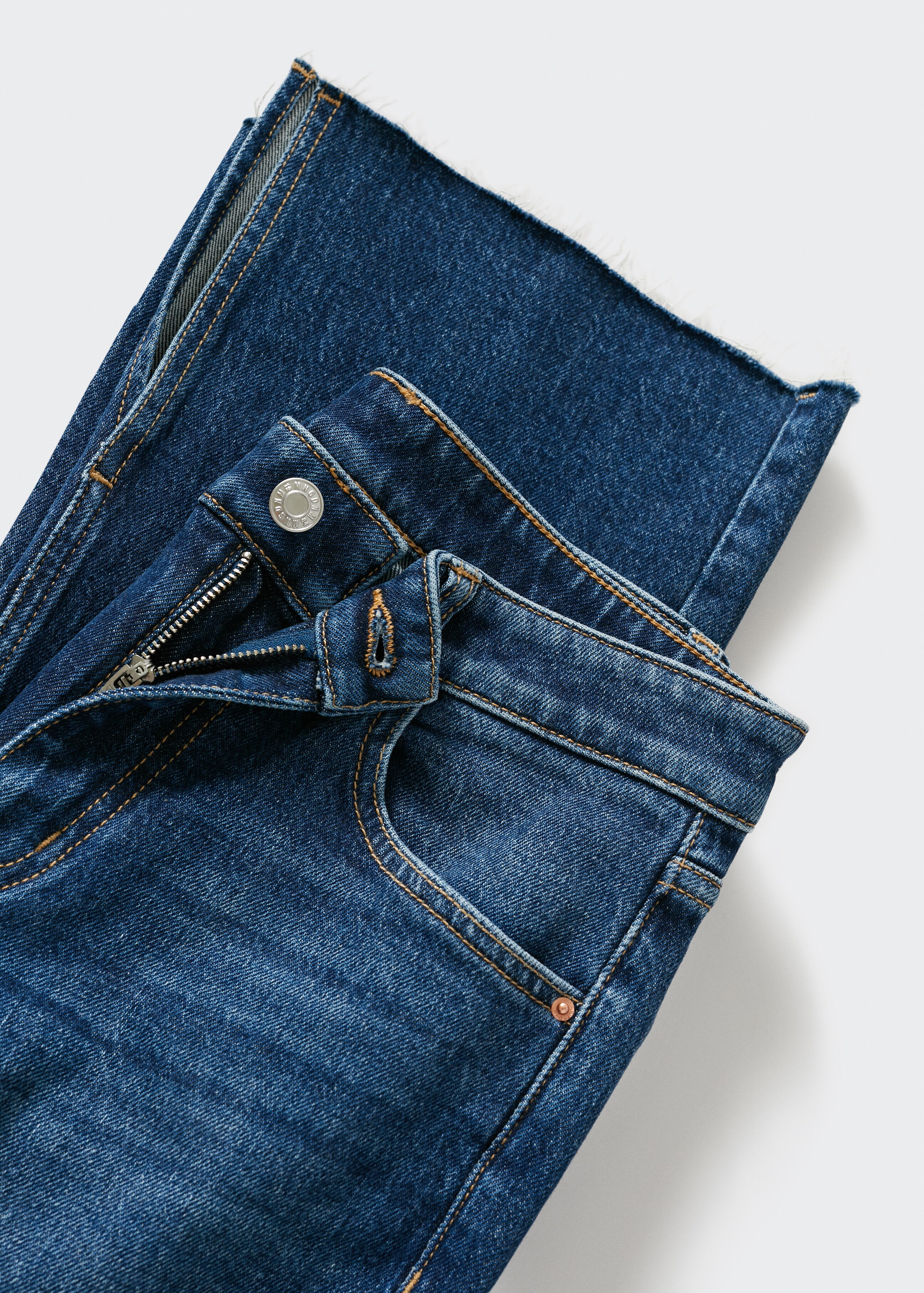 Gerade Jeans mit mittlerem Bund - Detail des Artikels 7