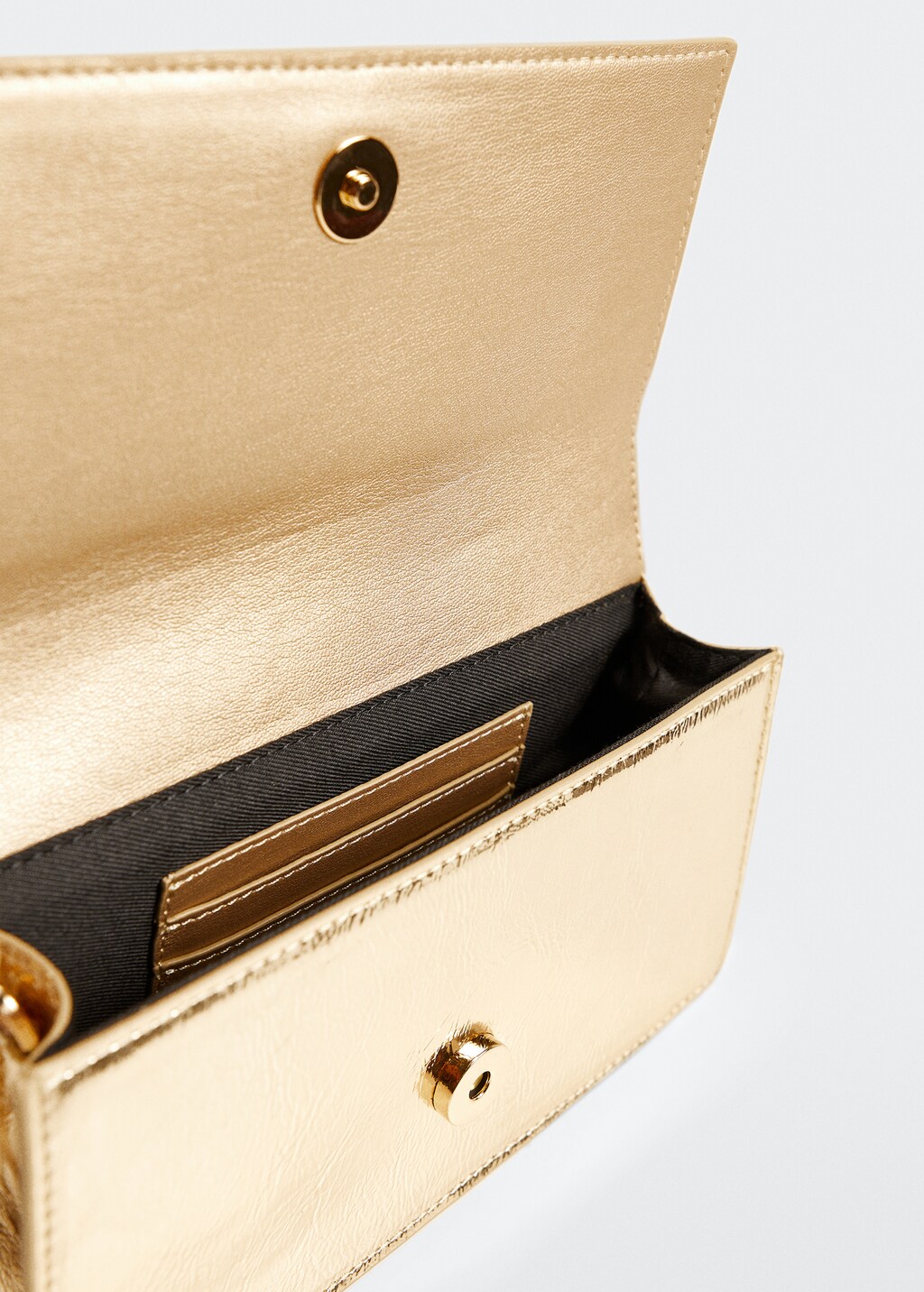 Patent leather chain handbag - Details of the article 2