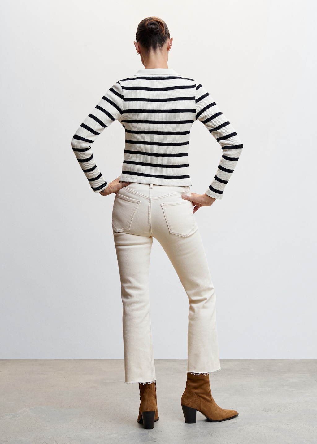 High-waist bootcut jeans - Reverse of the article