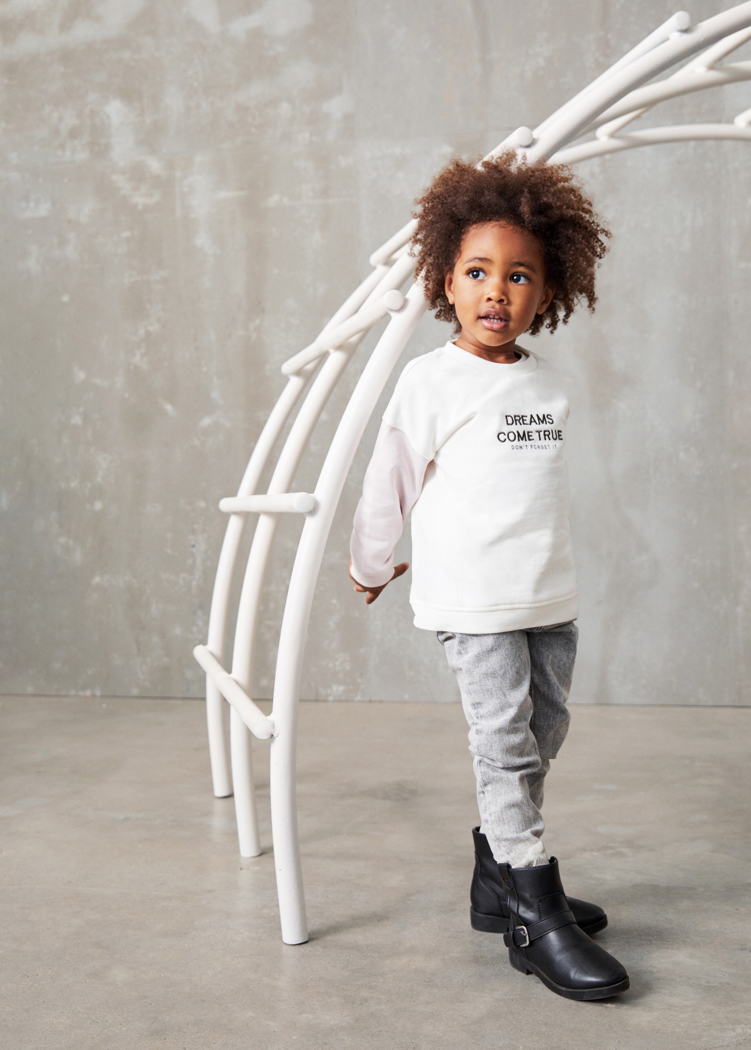 Sweatshirt med broderad text - Detaljer om artikeln 5