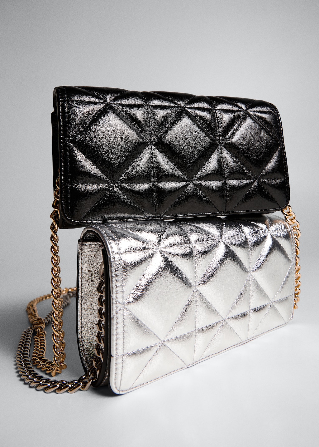 Quilted bag with chain handle - Details of the article 5