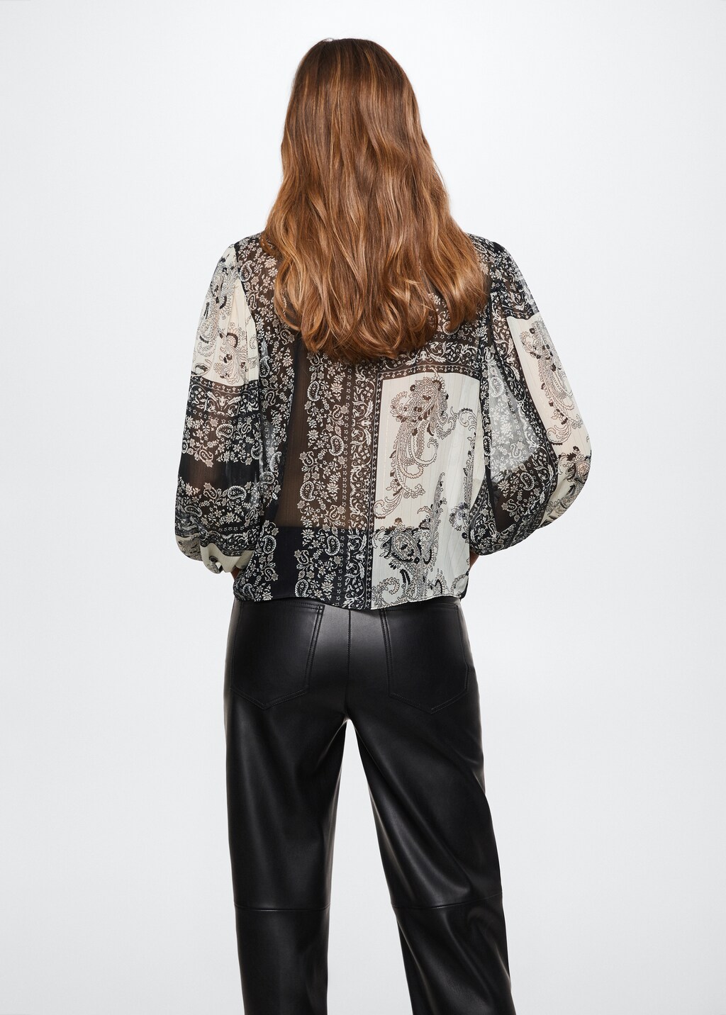 Bow printed blouse - Reverse of the article