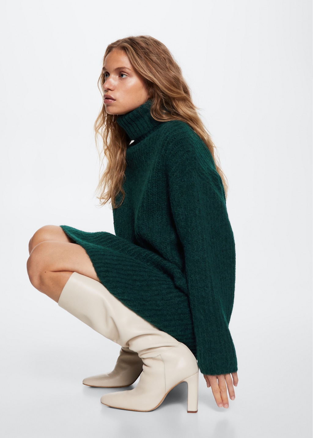 Knitted turtleneck dress - Details of the article 2