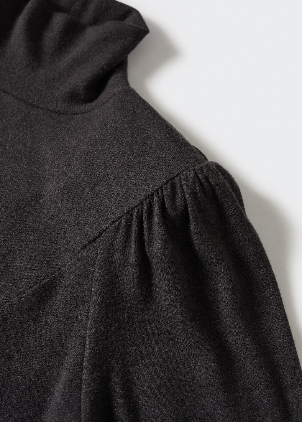 Knitted turtleneck dress - Details of the article 8