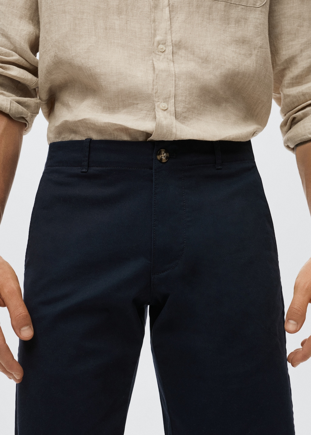 Slim-fit chino cotton bermuda shorts - Details of the article 1