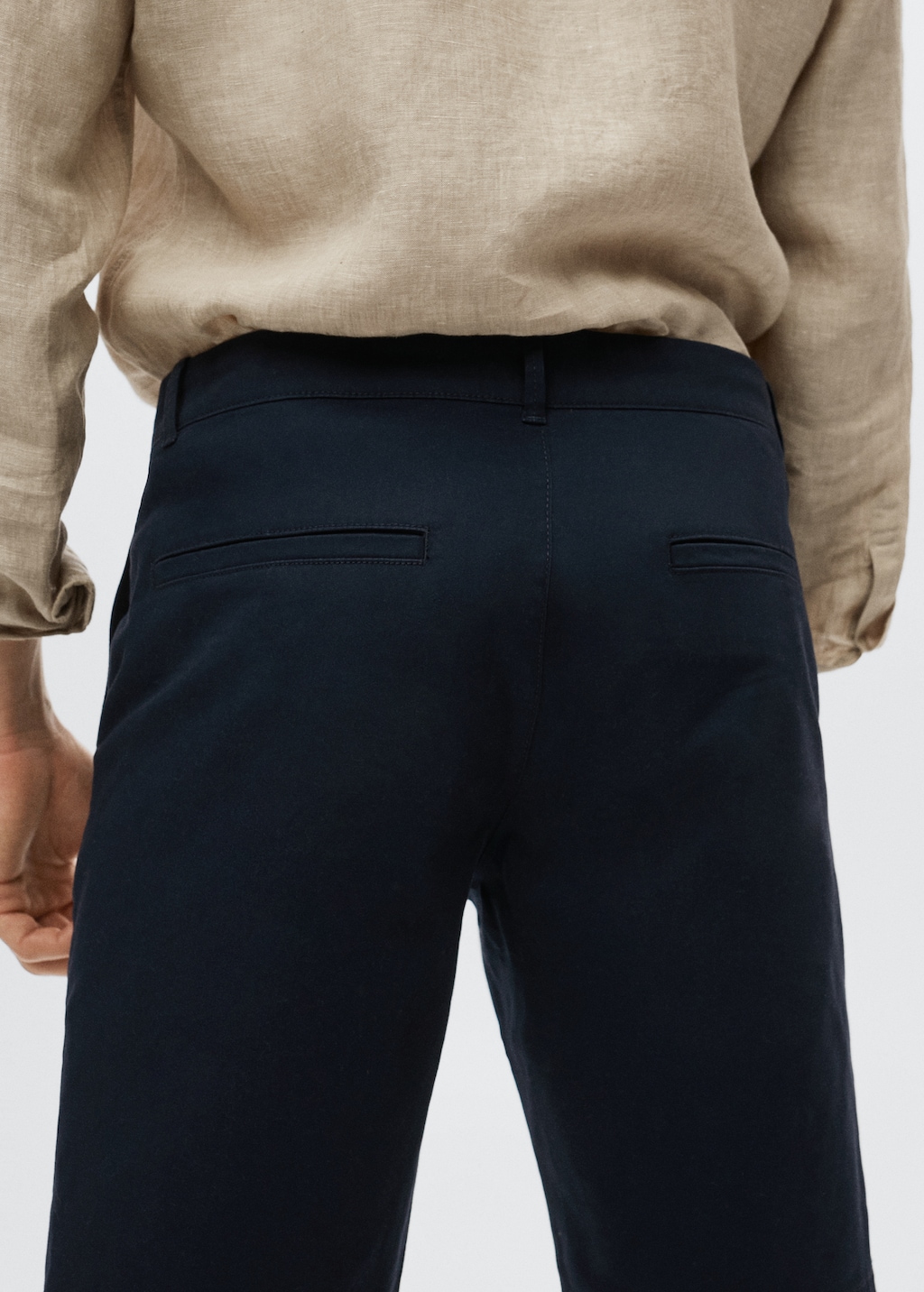 Slim-fit chino cotton bermuda shorts - Details of the article 3