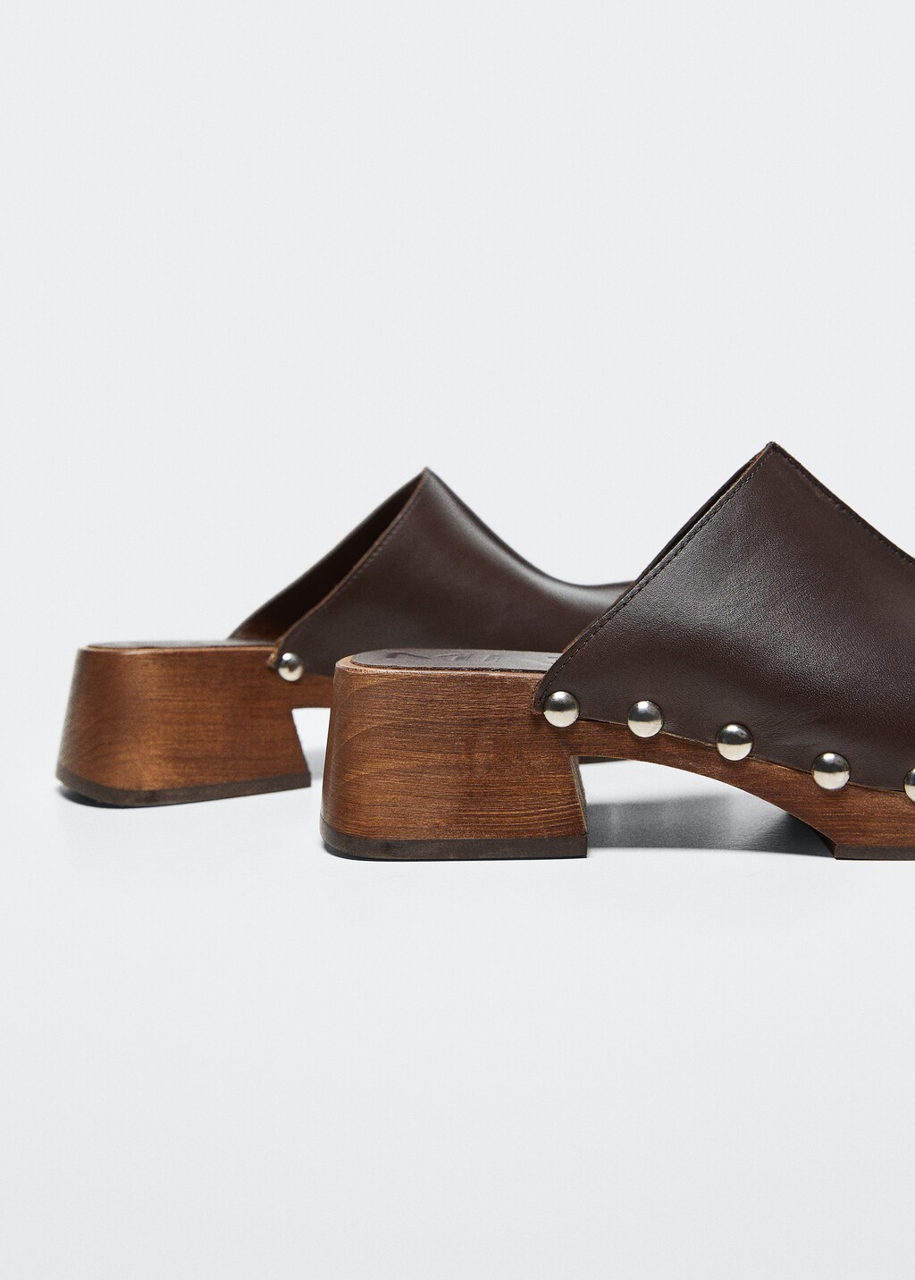 Studded leather clog - Details of the article 2