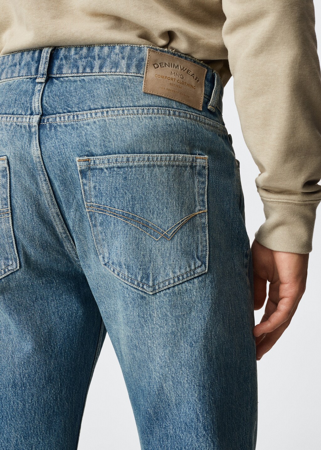 Ripped straight-fit jeans - Details of the article 3