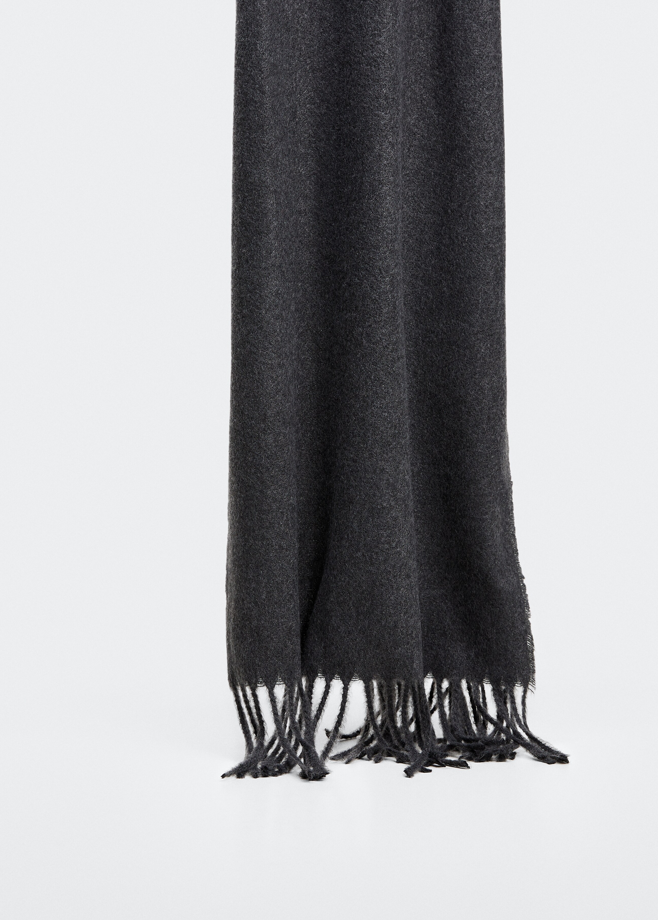 Fringed plain scarf - Details of the article 1