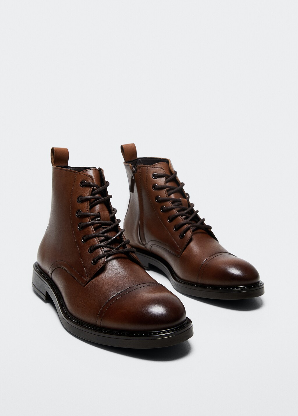 Lace-up leather boots - Medium plane