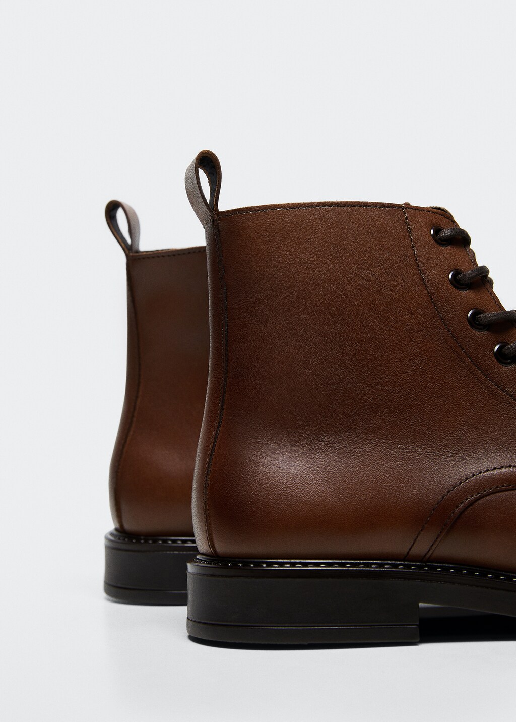 Lace-up leather boots - Details of the article 1