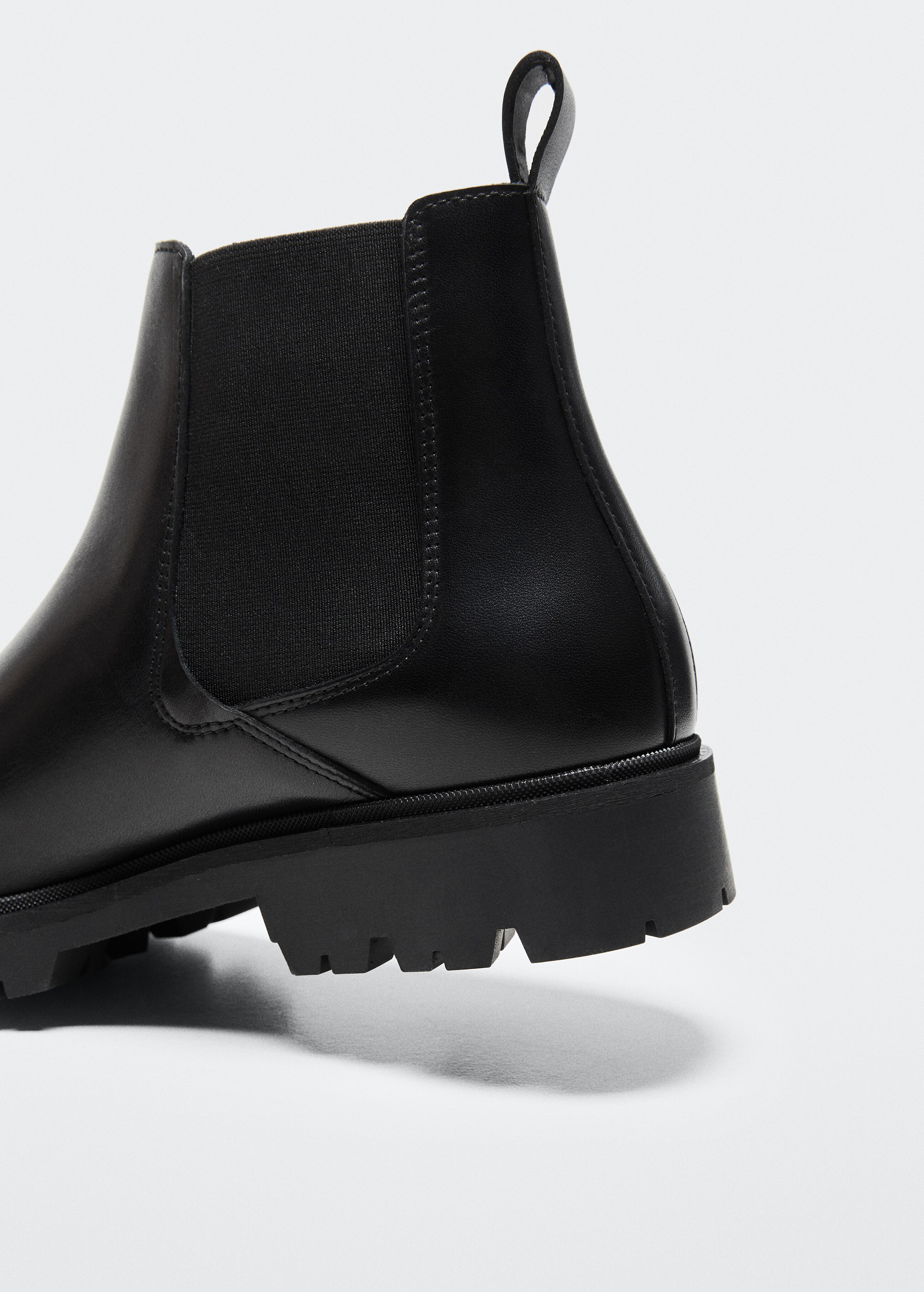 Track sole Chelsea boots - Details of the article 3