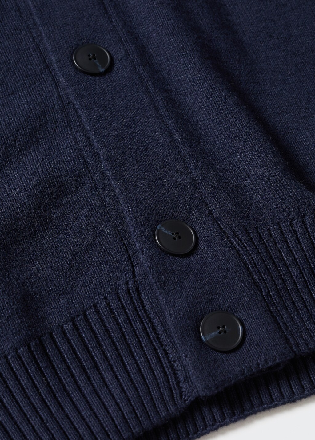 Woll-Cardigan mit hohem Kragen - Detail des Artikels 8