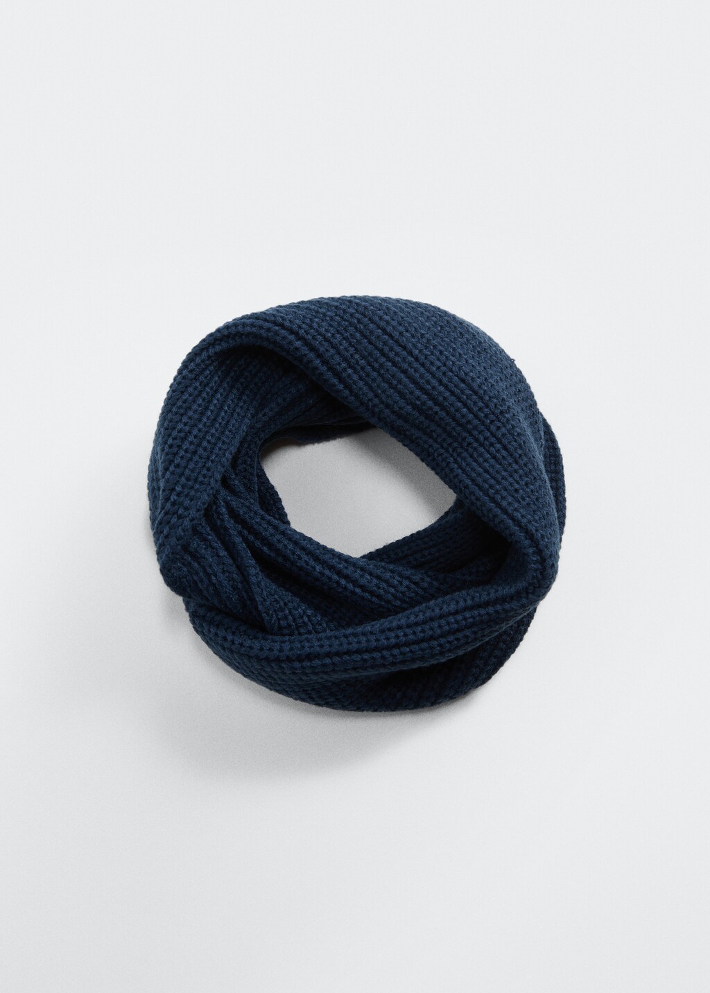 Knitted braided scarf - Details of the article 2