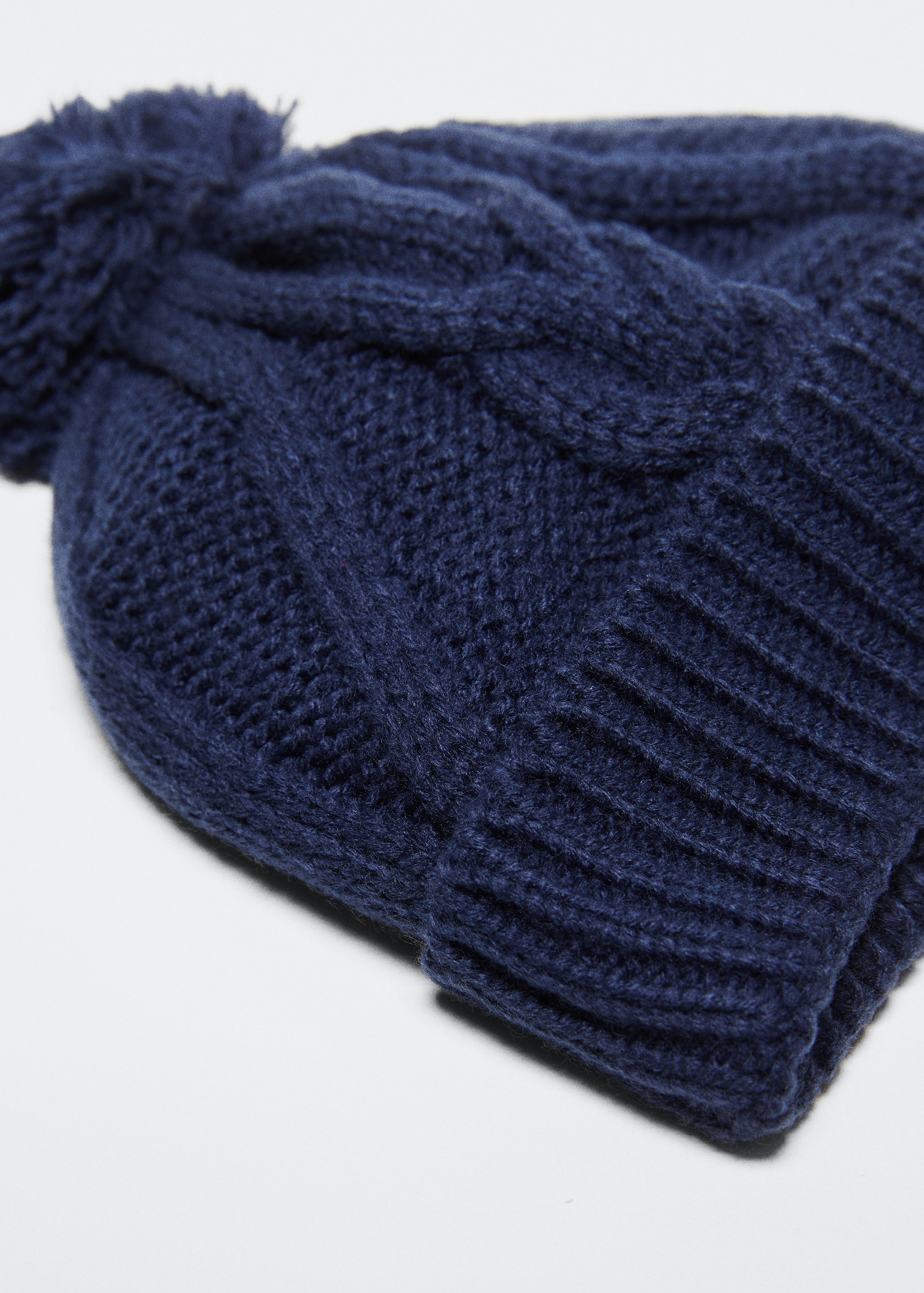 Knitted braided hat - Details of the article 4