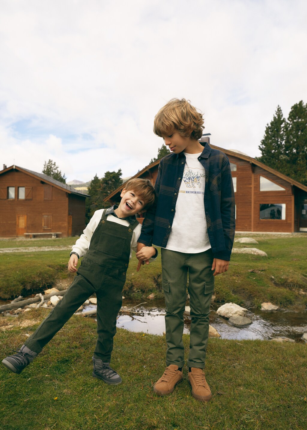 Long corduroy dungarees - Details of the article 5