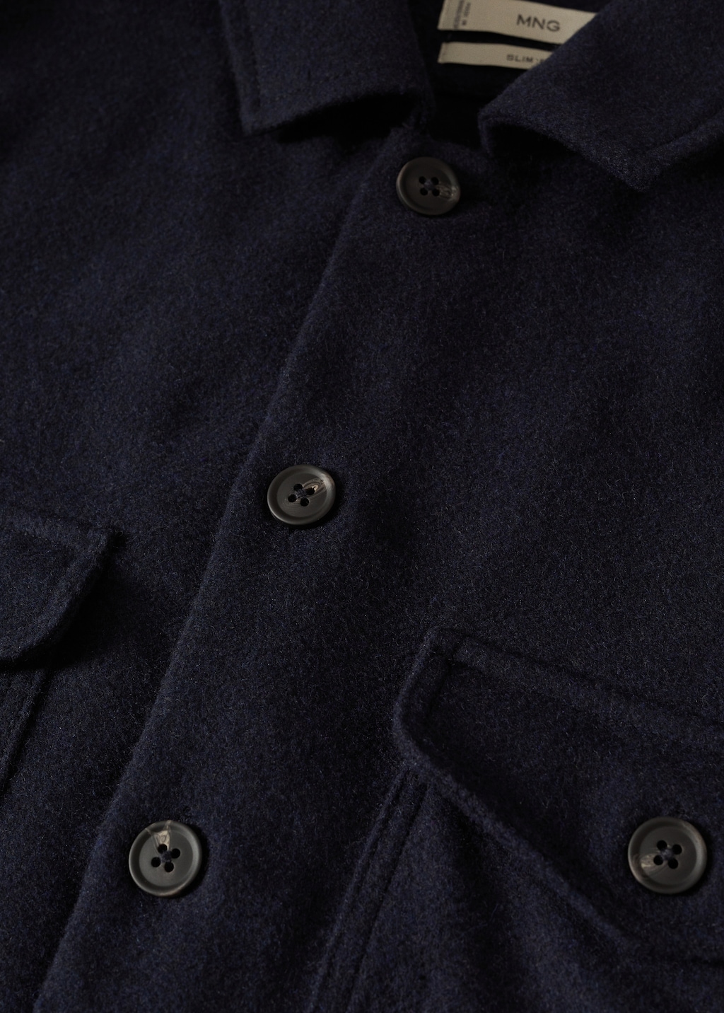 Textured overshirt with pockets - Details of the article 8