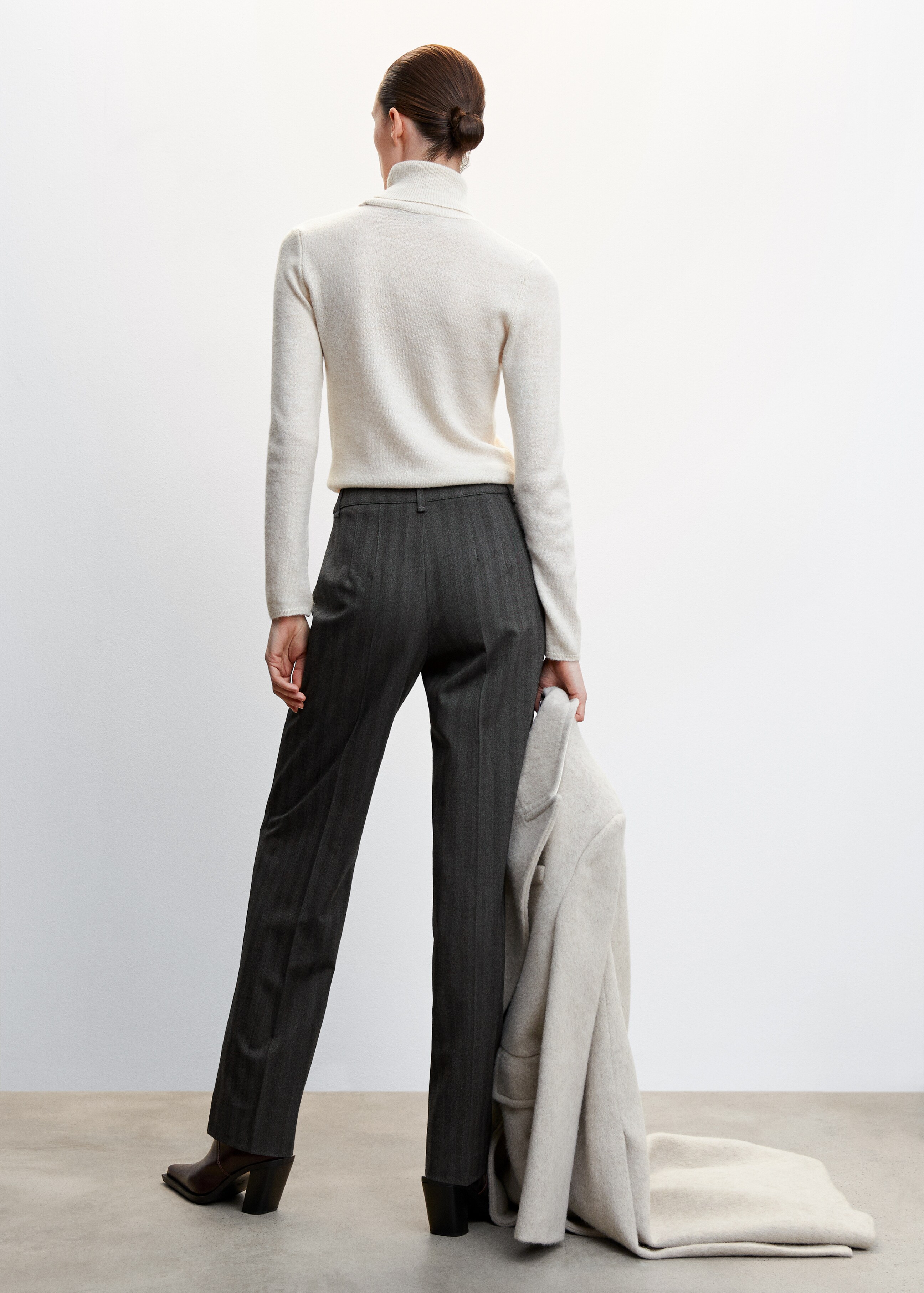 Straight striped trousers - Reverse of the article