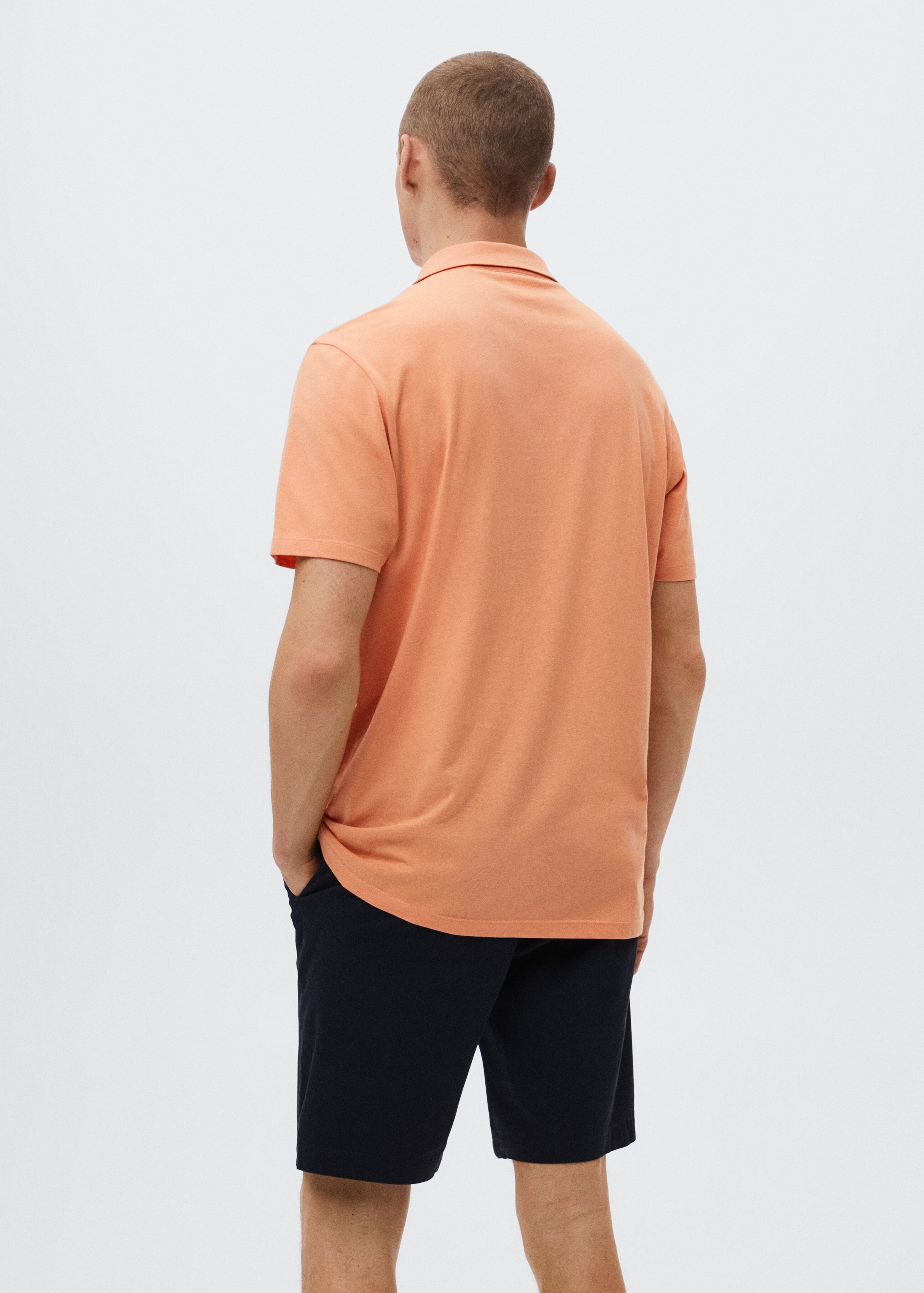 Lightweight cotton polo shirt - Reverse of the article