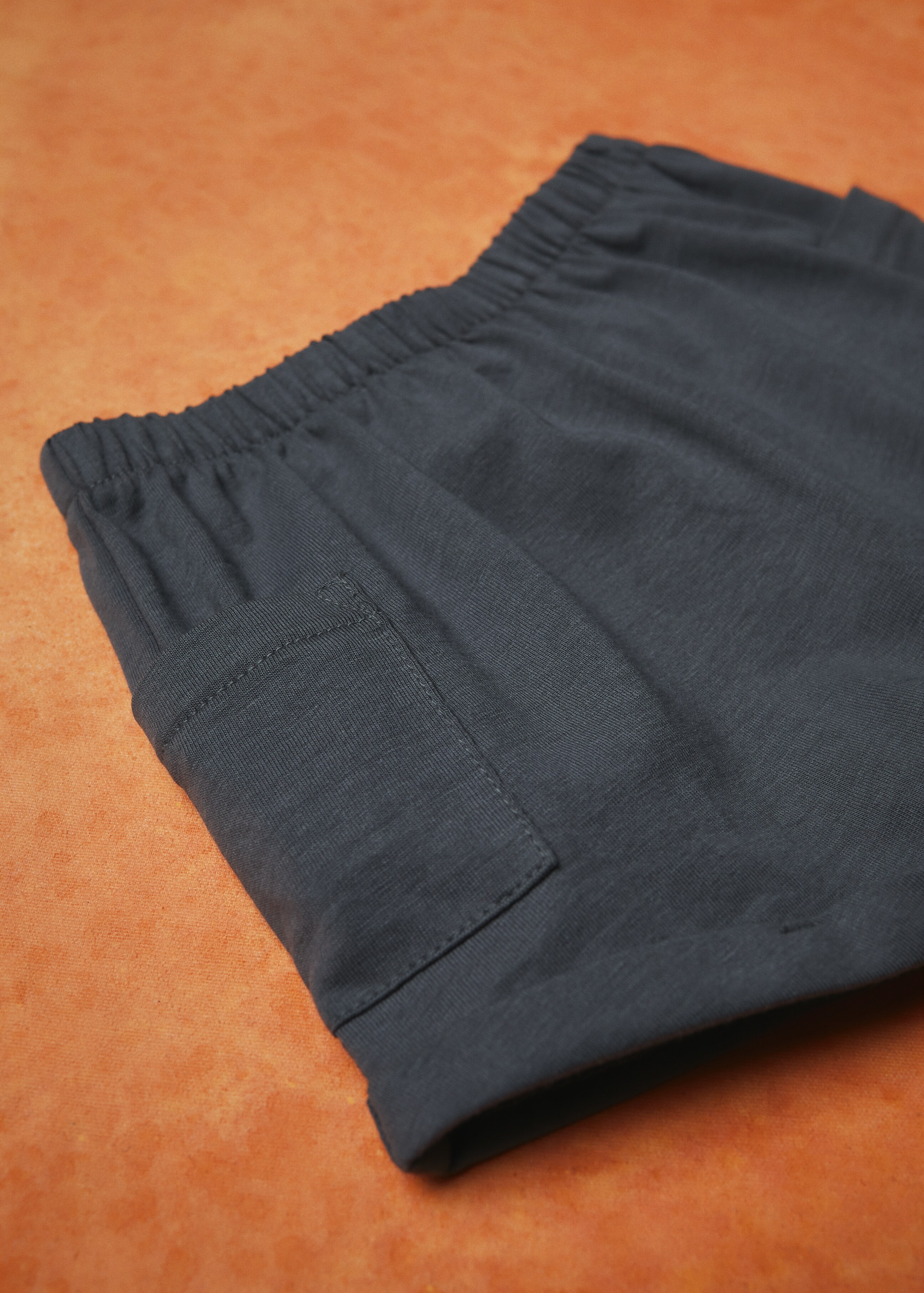 Side pockets shorts - Details of the article 7