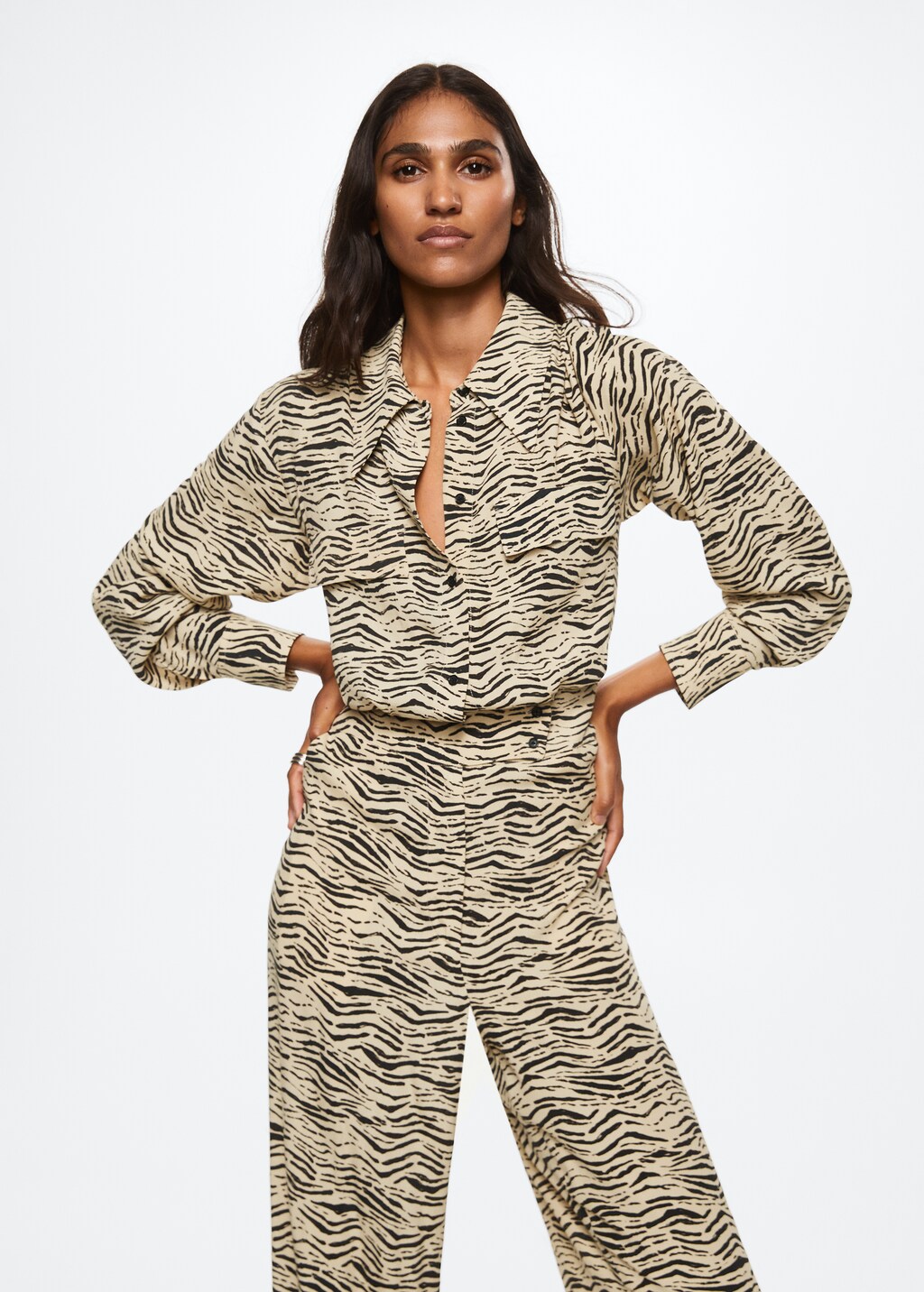 Mono animal print - Plano medio