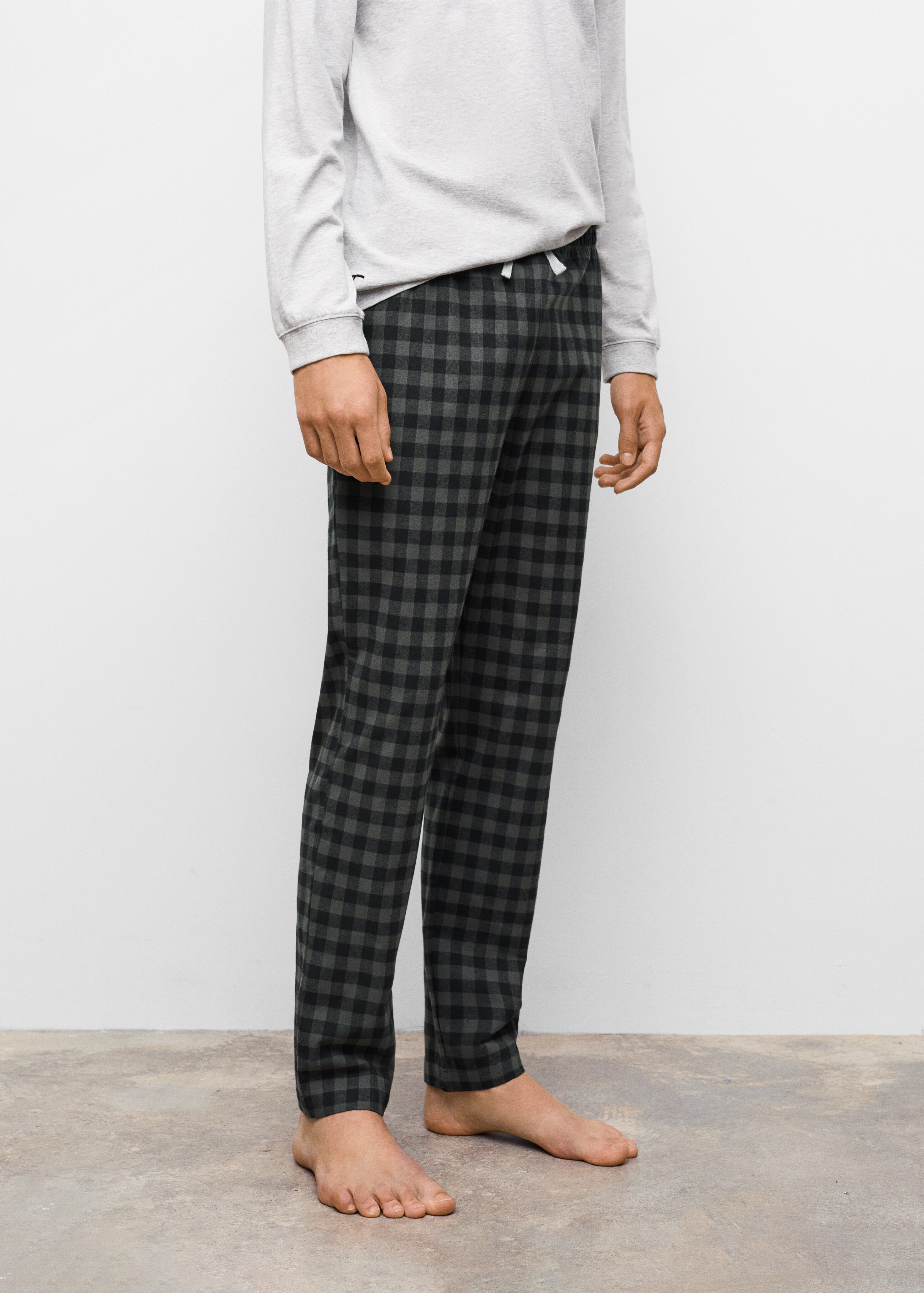 Two-pieces check long pyjamas - Details of the article 2