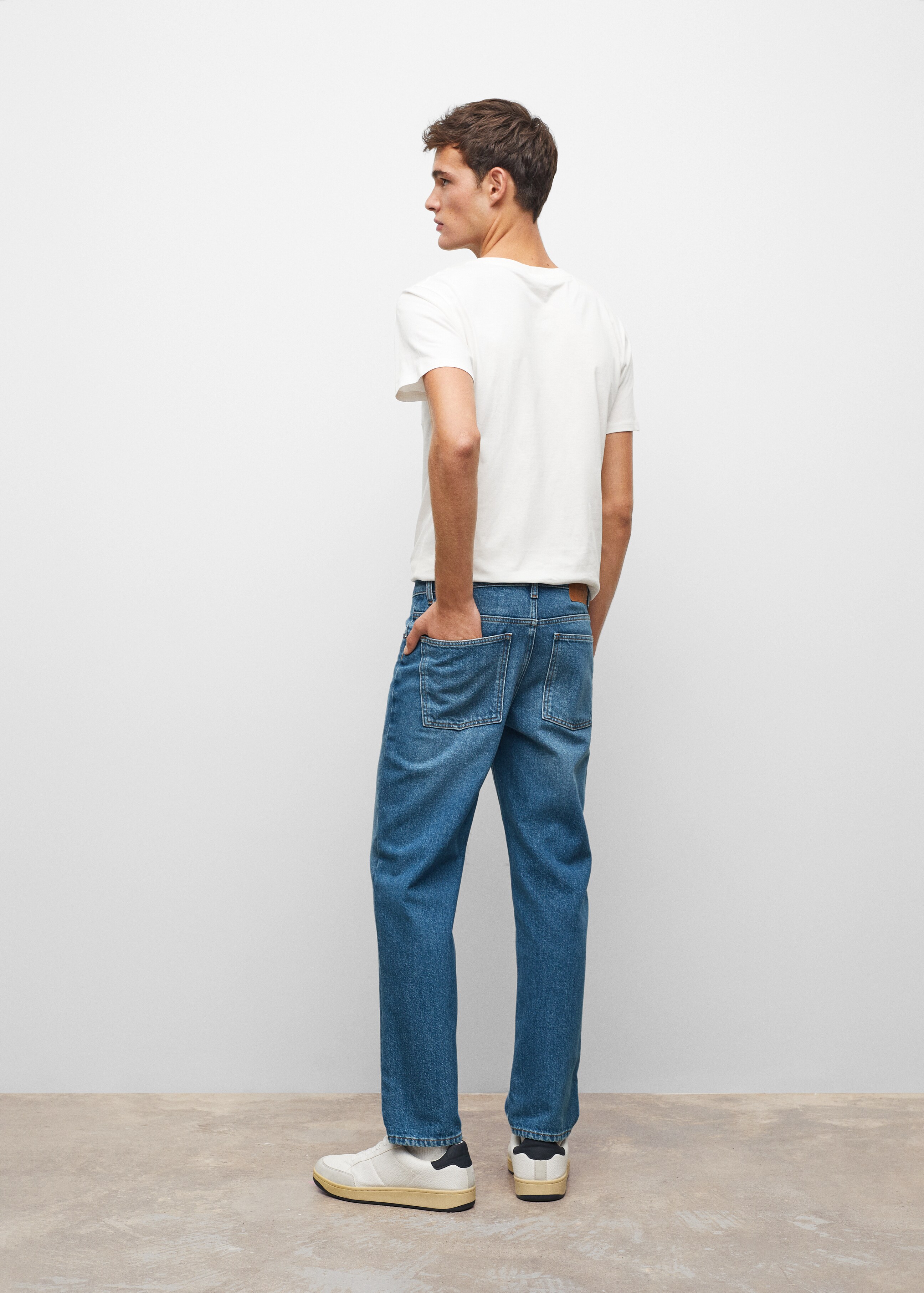 Loose-fit jeans - Reverse of the article