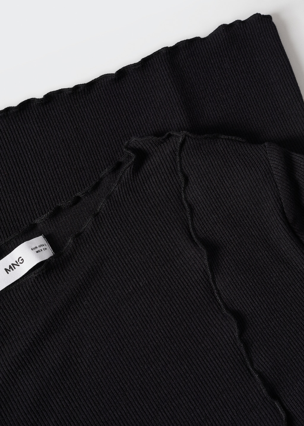 Ribbed t-shirt with piping - Details of the article 8