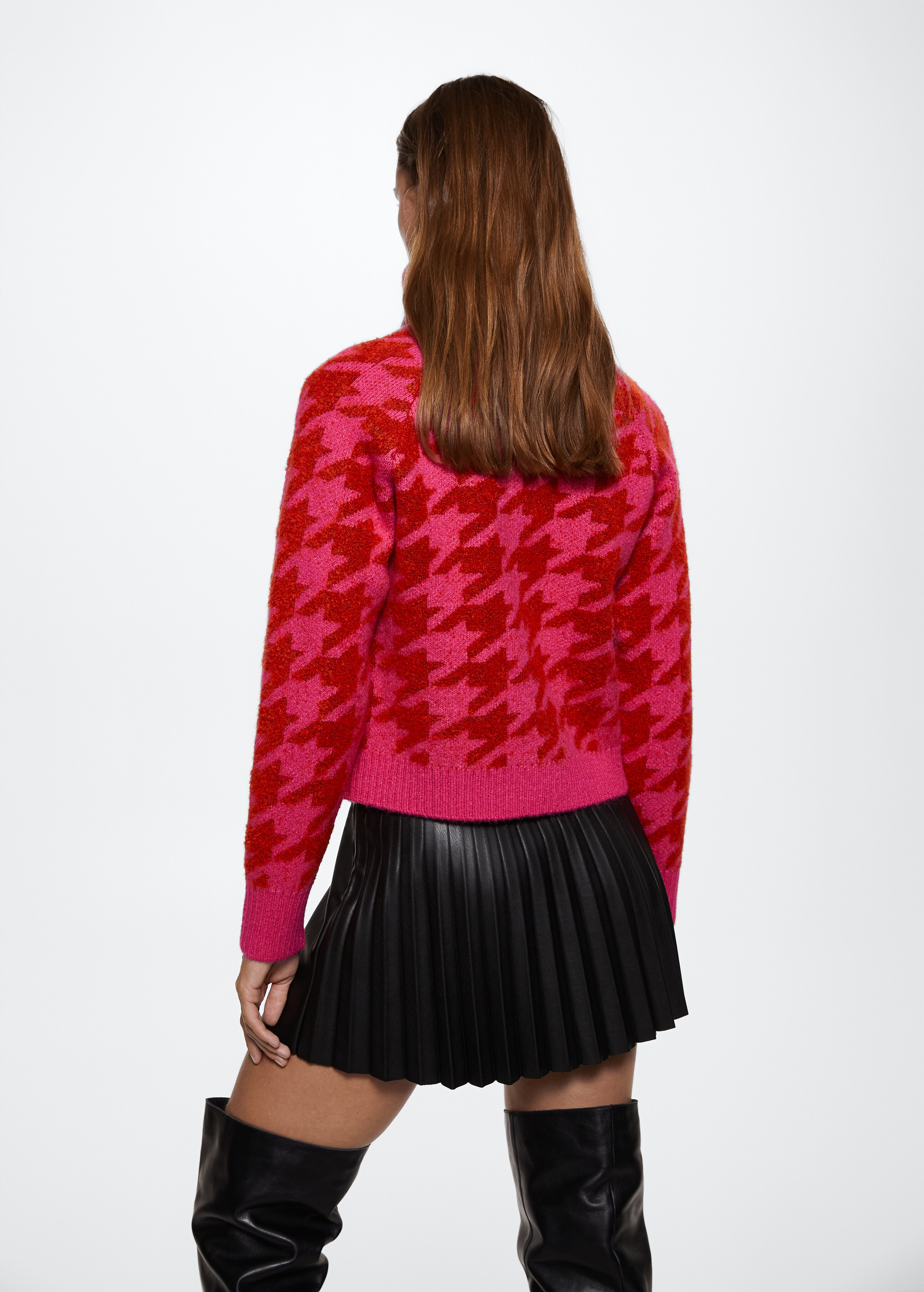 Turtleneck sweater with houndstooth print - Reverse of the article