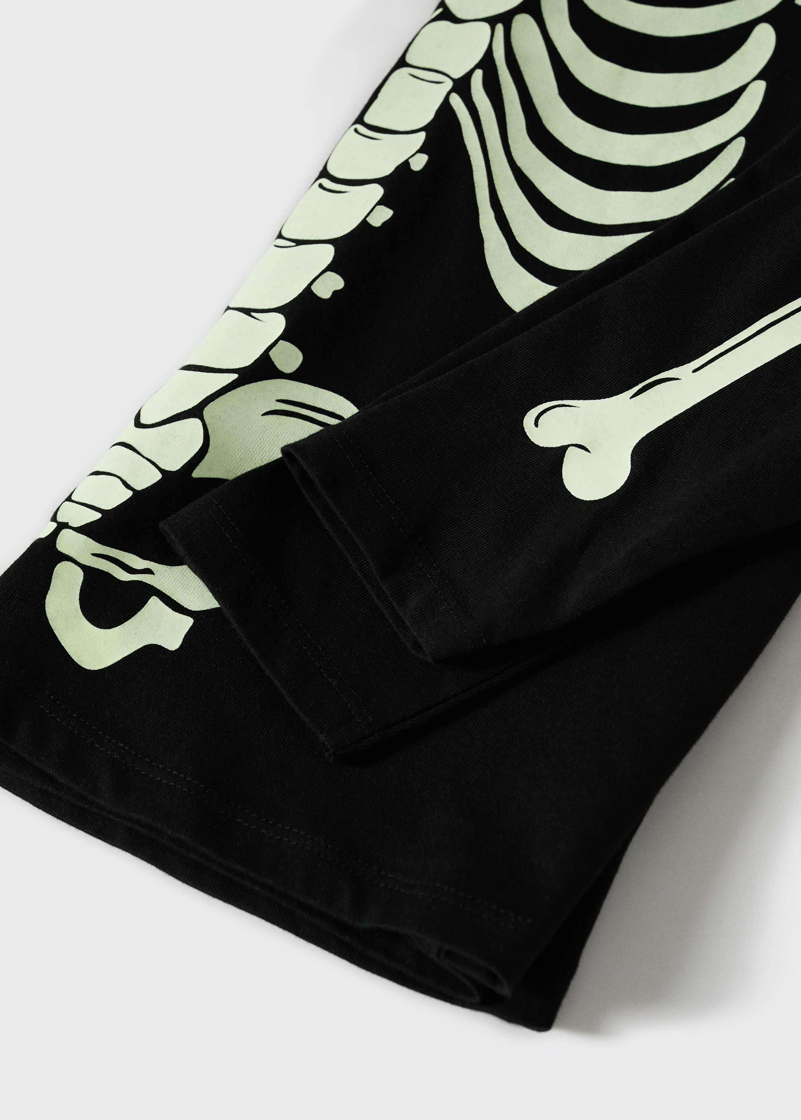 Glow in the dark skeleton pyjama - Details of the article 9