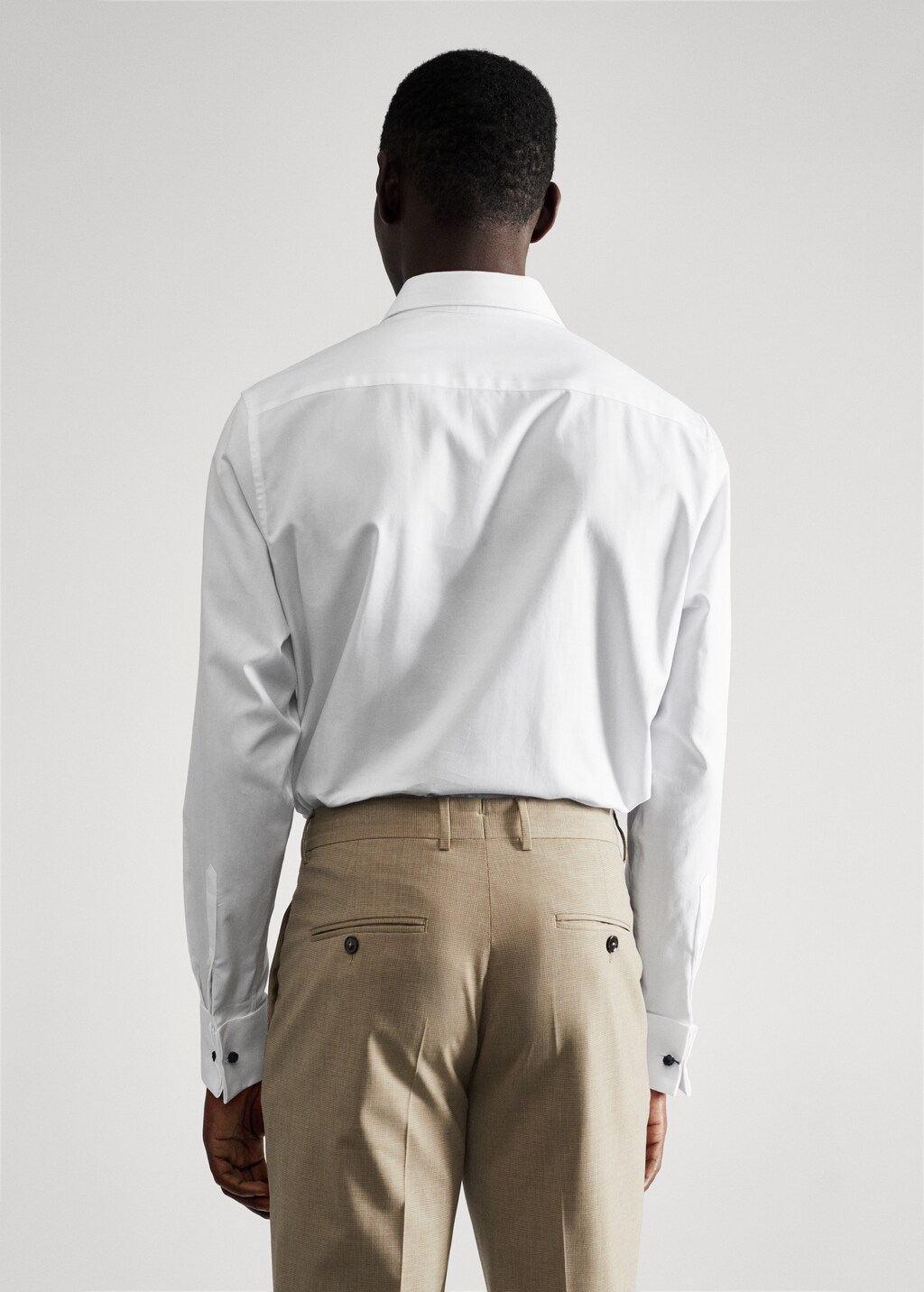 Regular-fit suit shirt with cufflinks - Reverse of the article