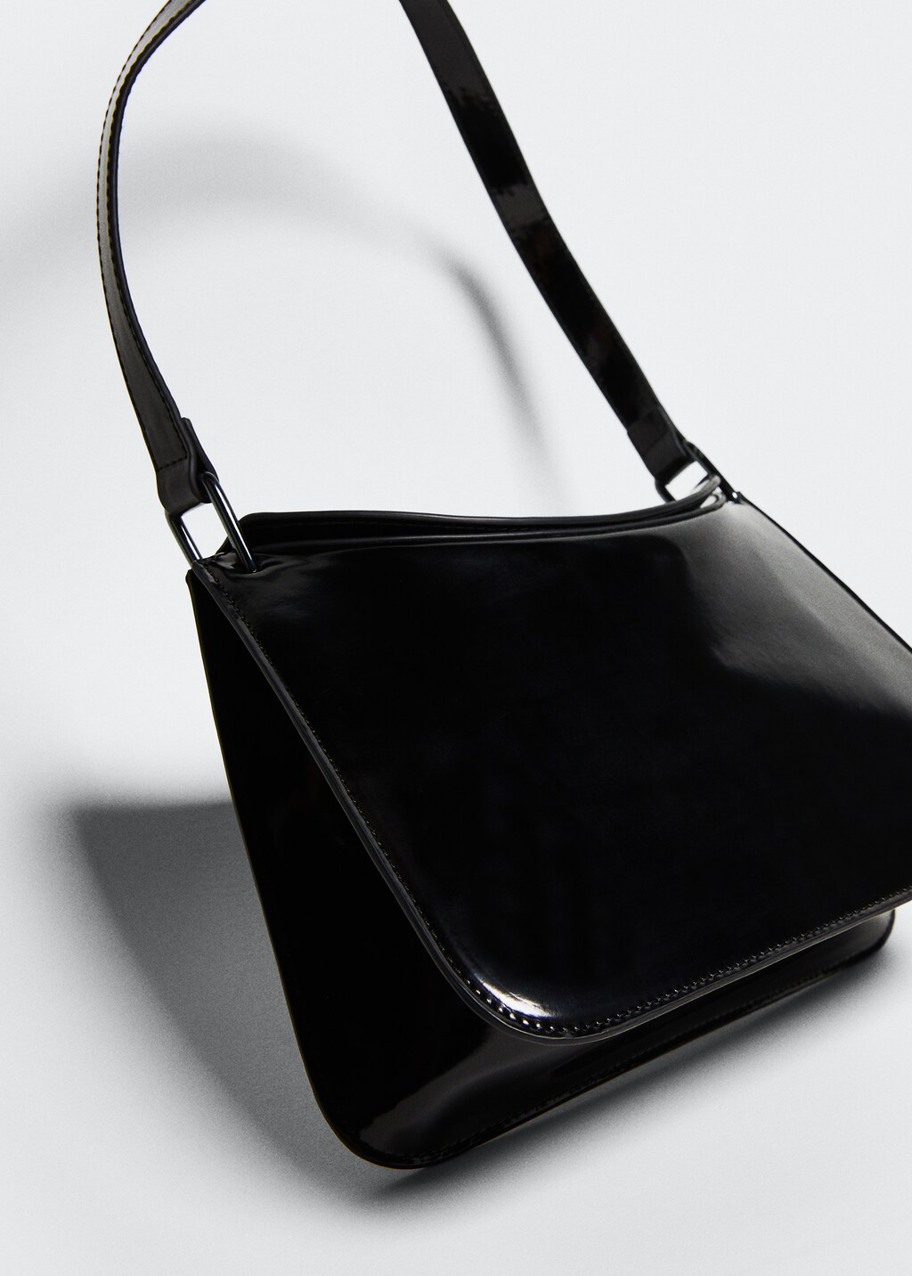 Patent leather shoulder bag - Details of the article 4