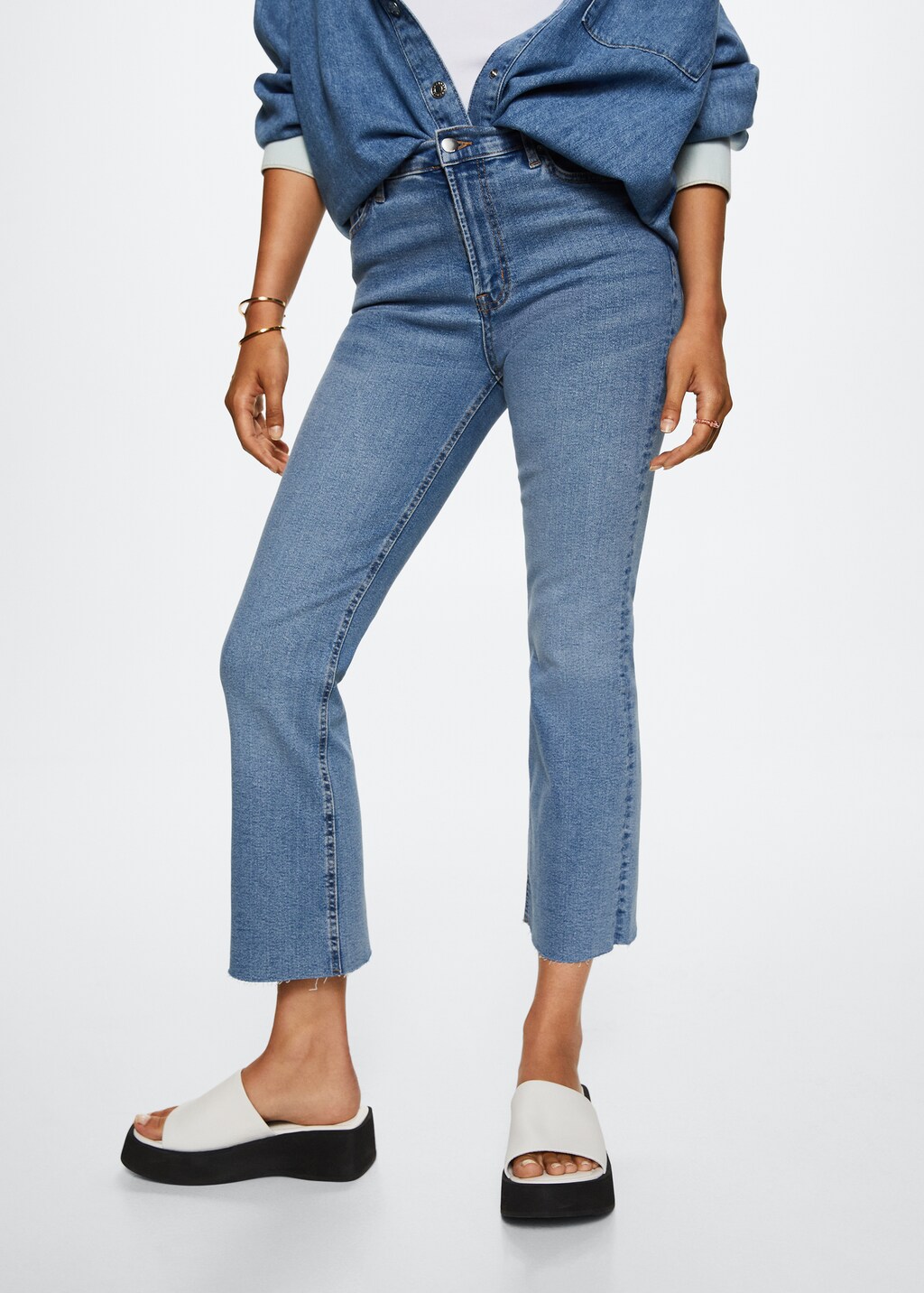 High-waist bootcut jeans - Medium plane