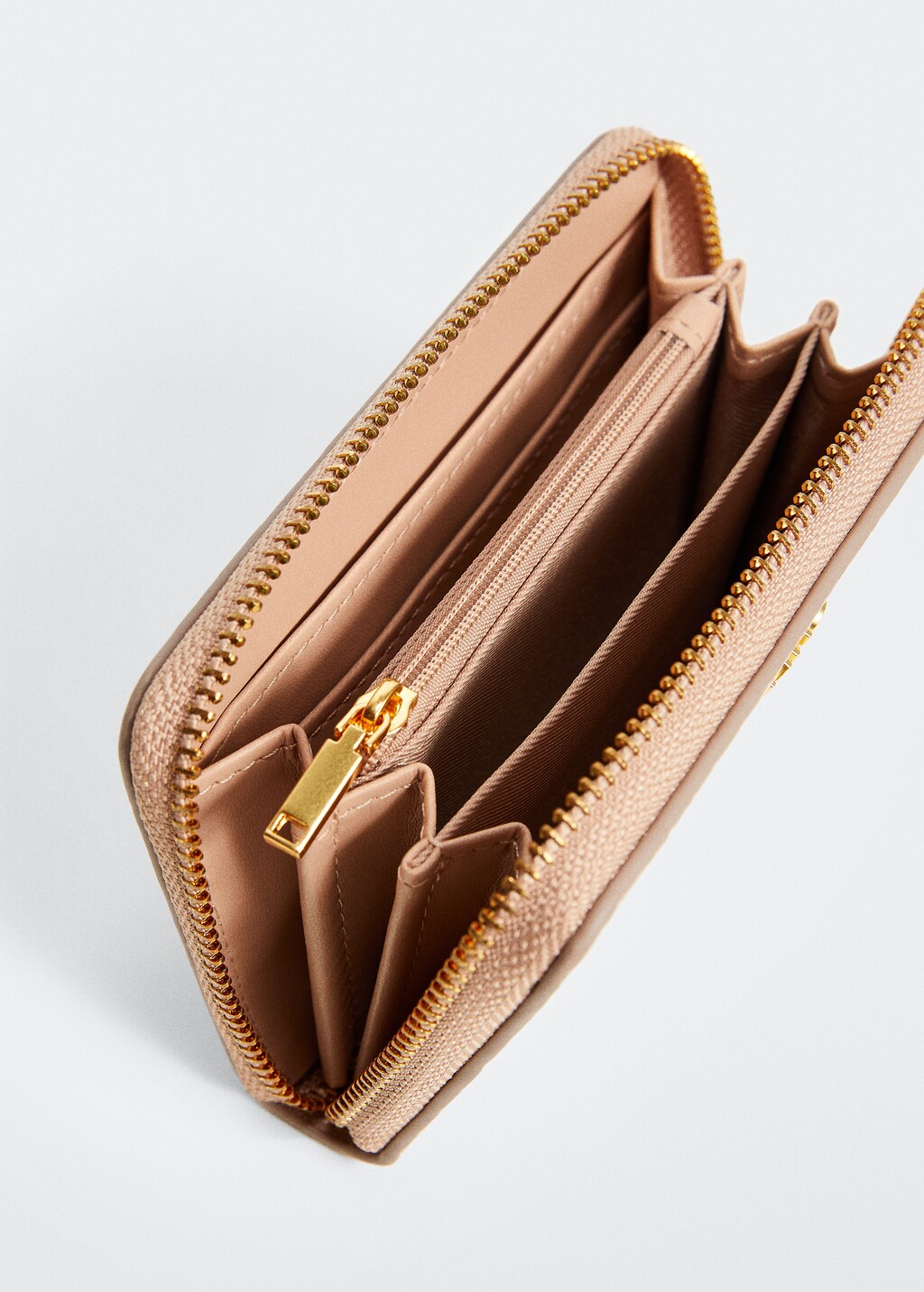 Croc-effect wallet - Details of the article 2