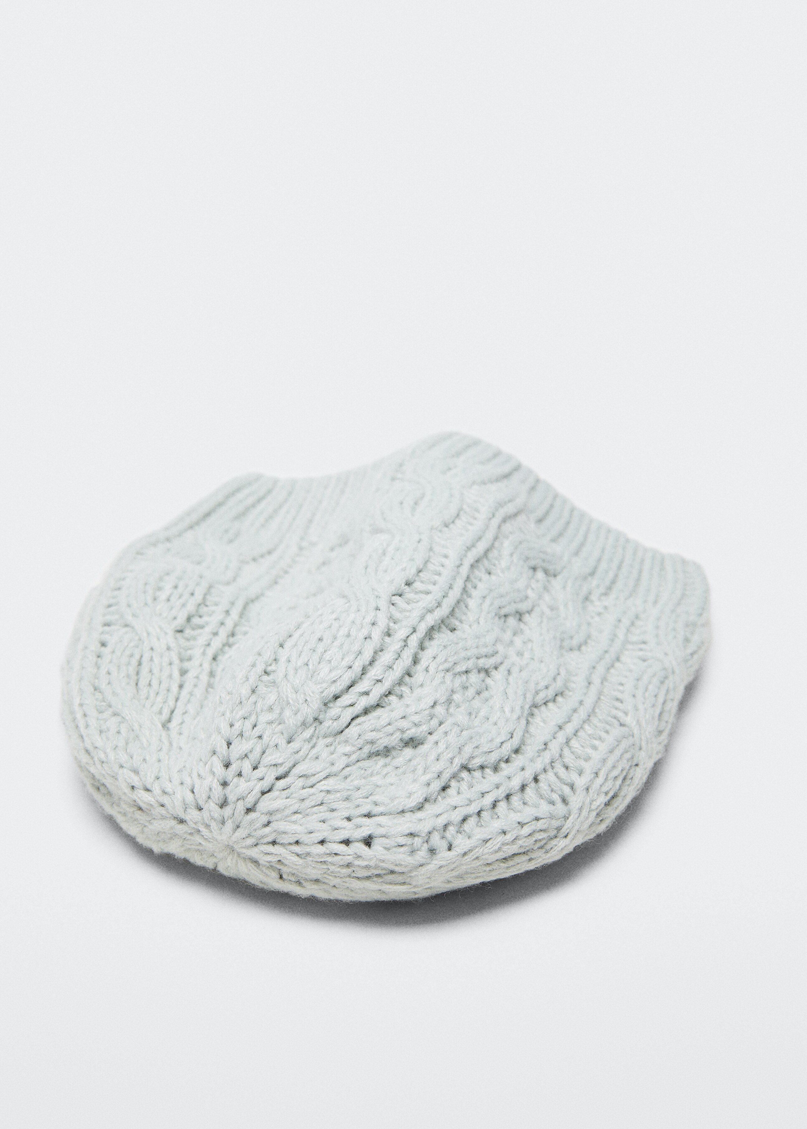 Knitted braided hat - Details of the article 1