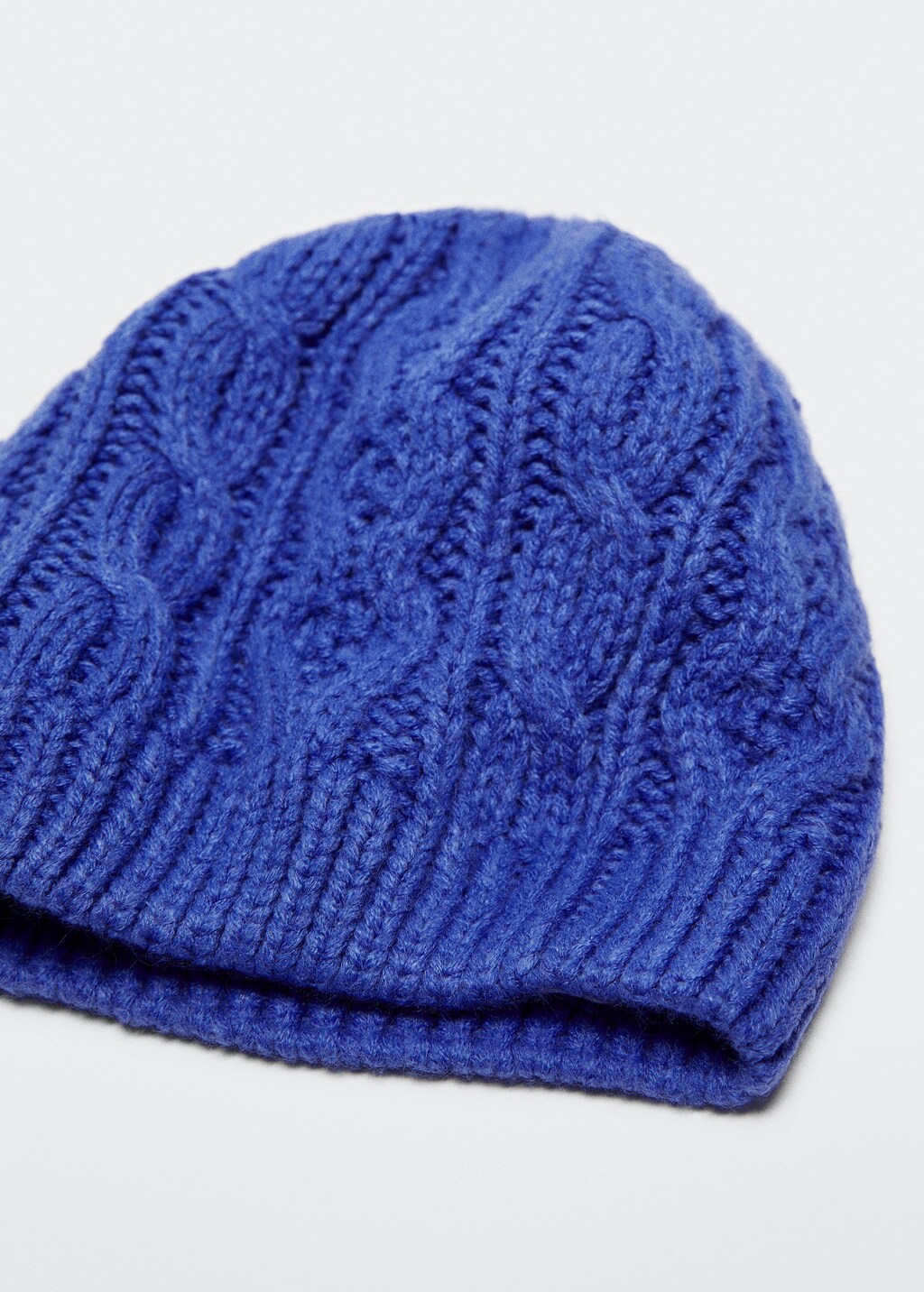 Knitted braided hat - Medium plane