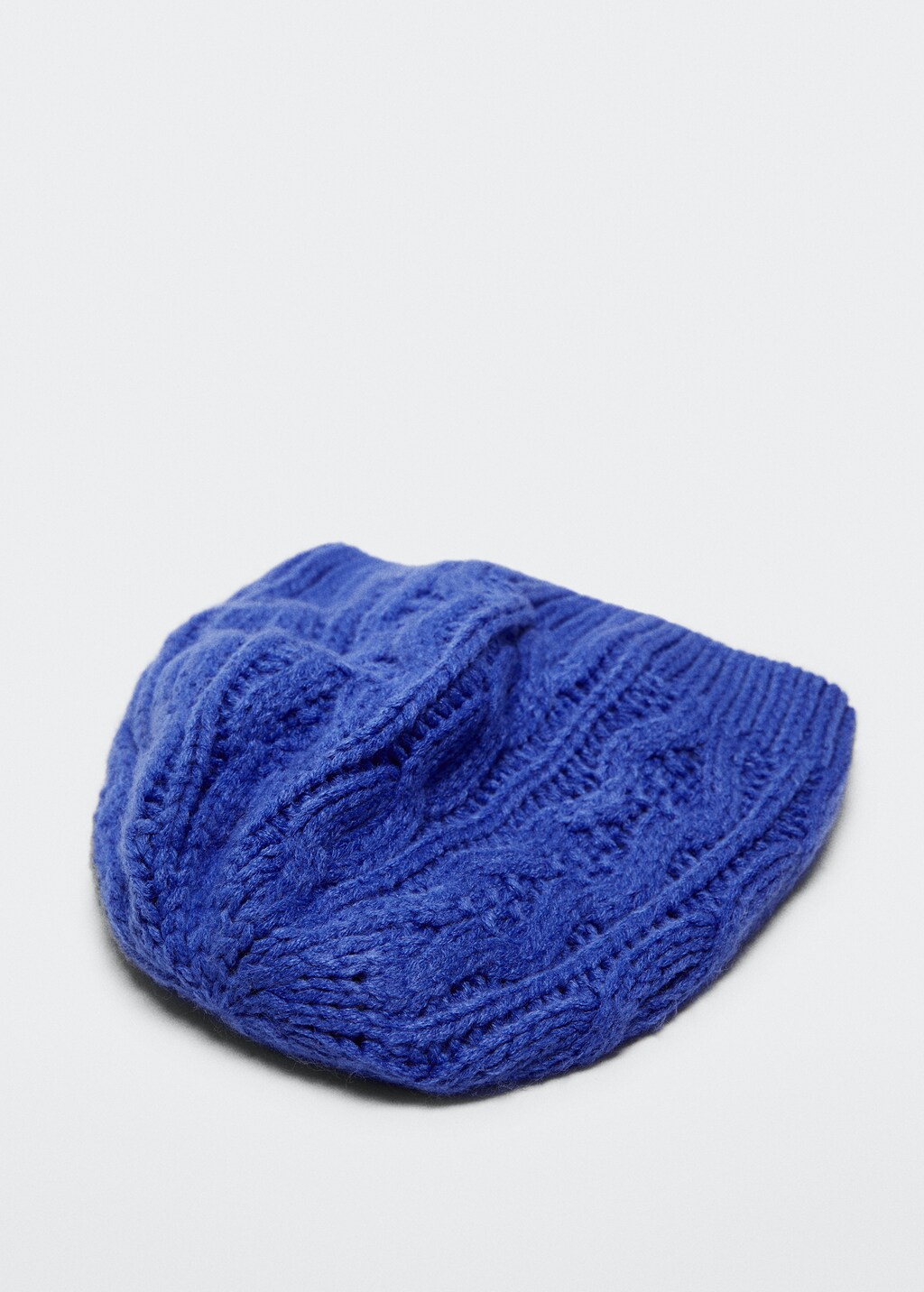 Knitted braided hat - Details of the article 1