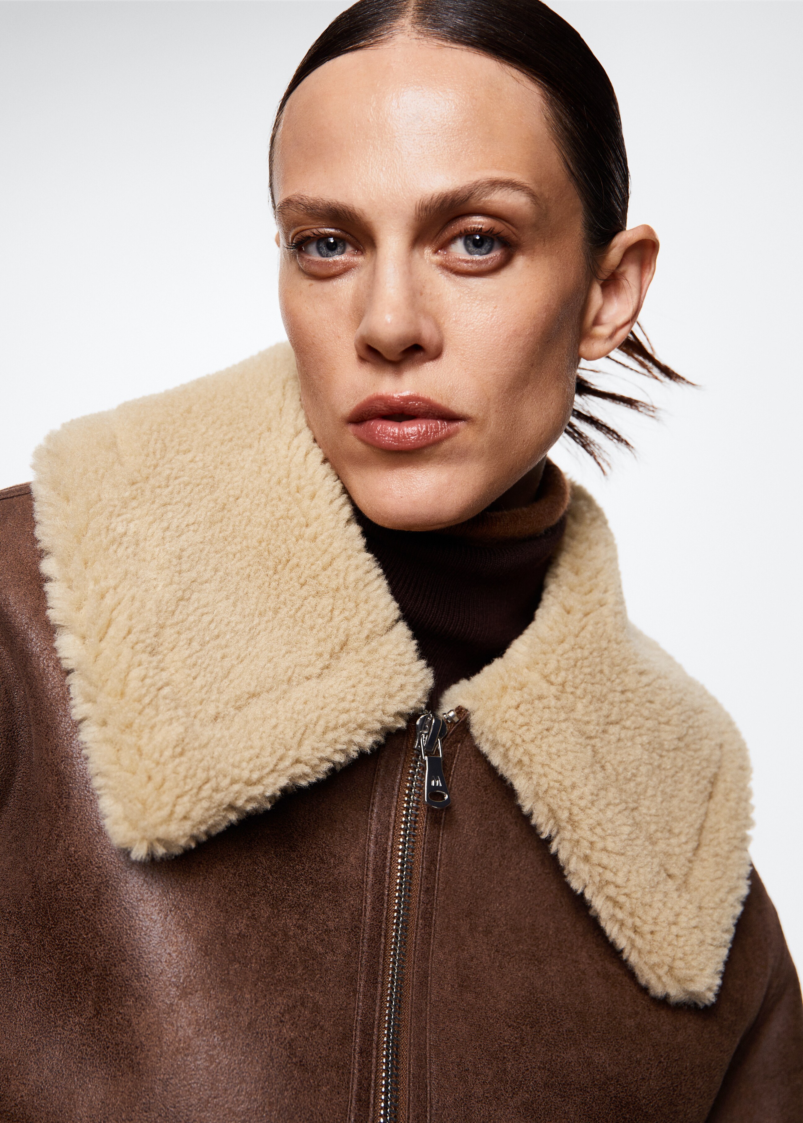 Shearling collar jacket - Details of the article 4
