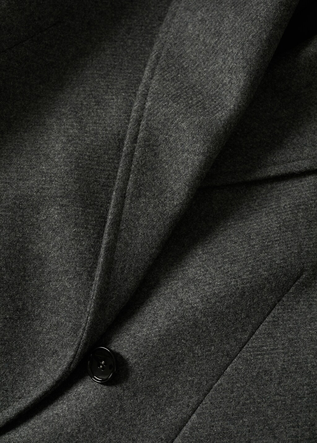 Long coat with lapels - Details of the article 8