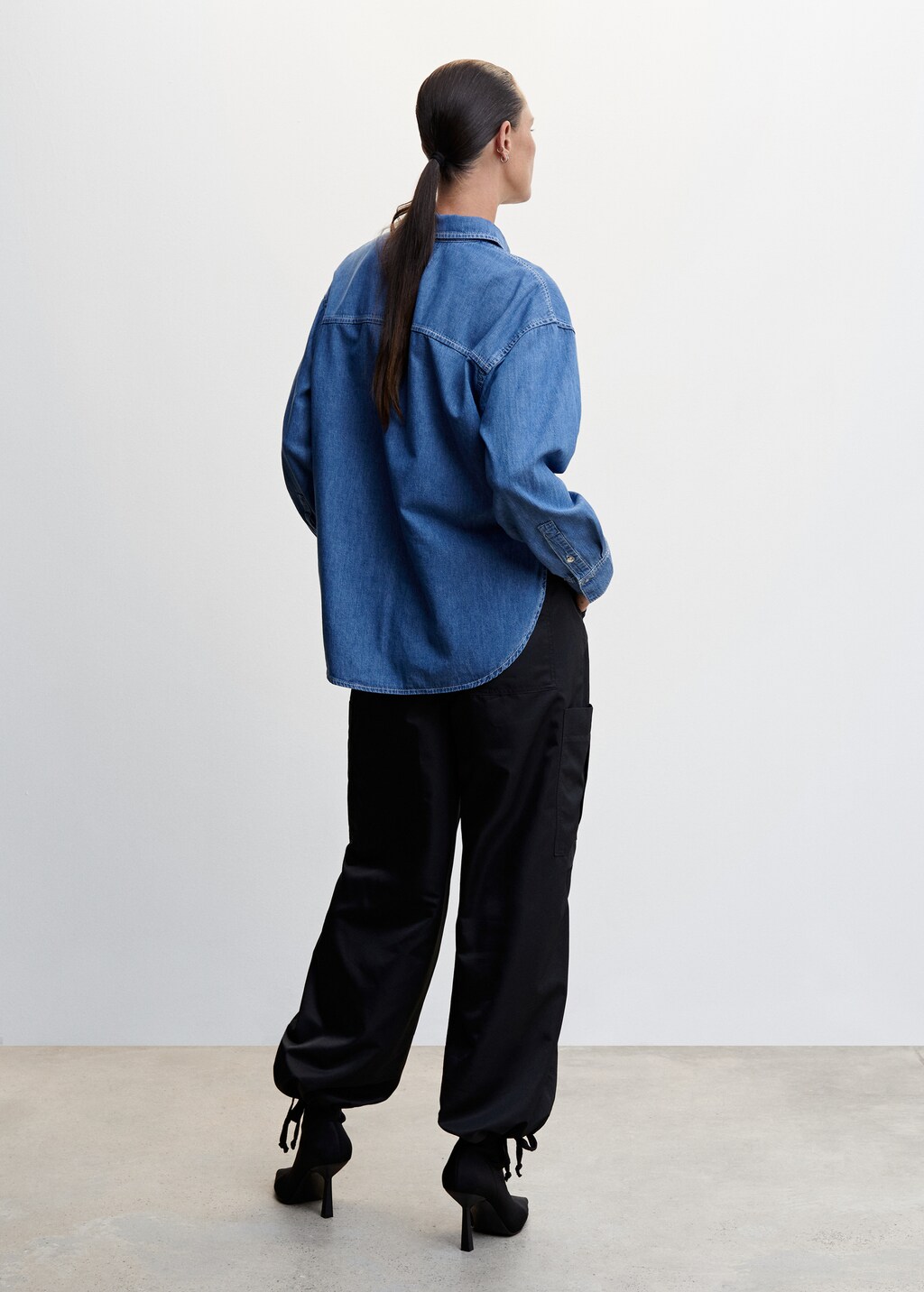 Oversized denim shirt - Reverse of the article