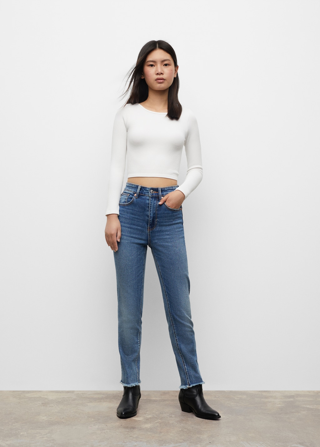 Slim-fit <b>jeans</b> - Medium plane.