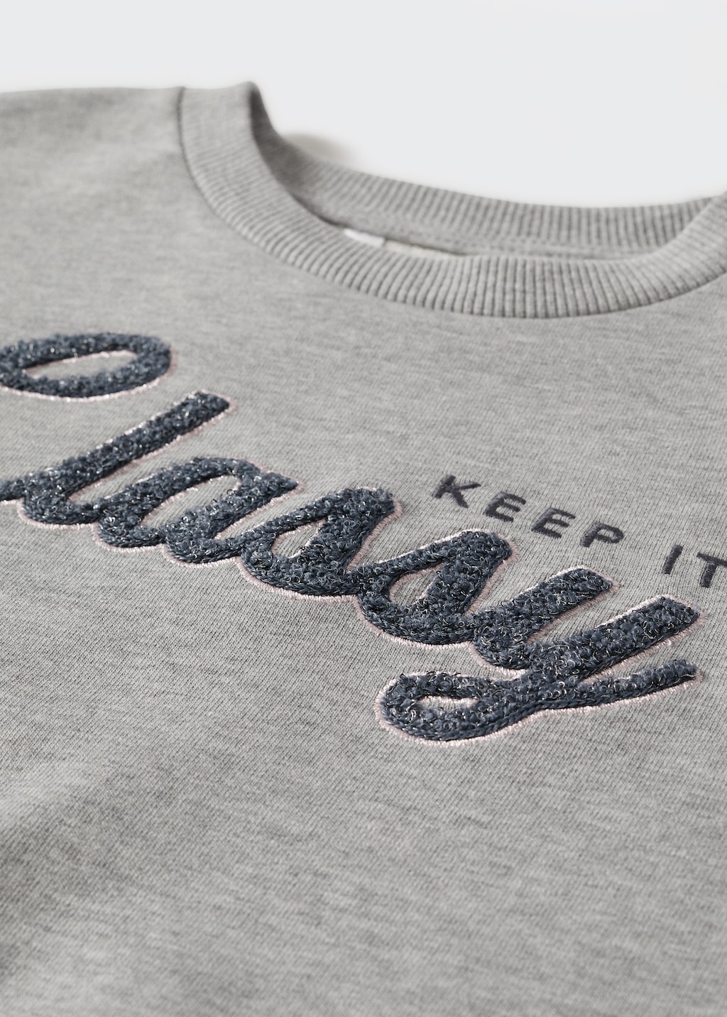 Textured message sweatshirt - Details of the article 8