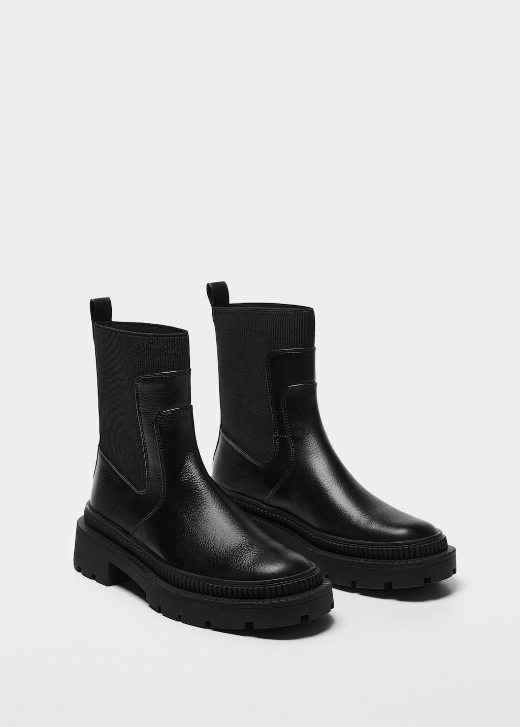 Track sole contrast ankle boots - Details of the article 3