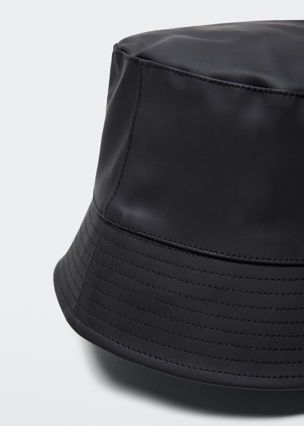 Leather effect bucket hat - Details of the article 1