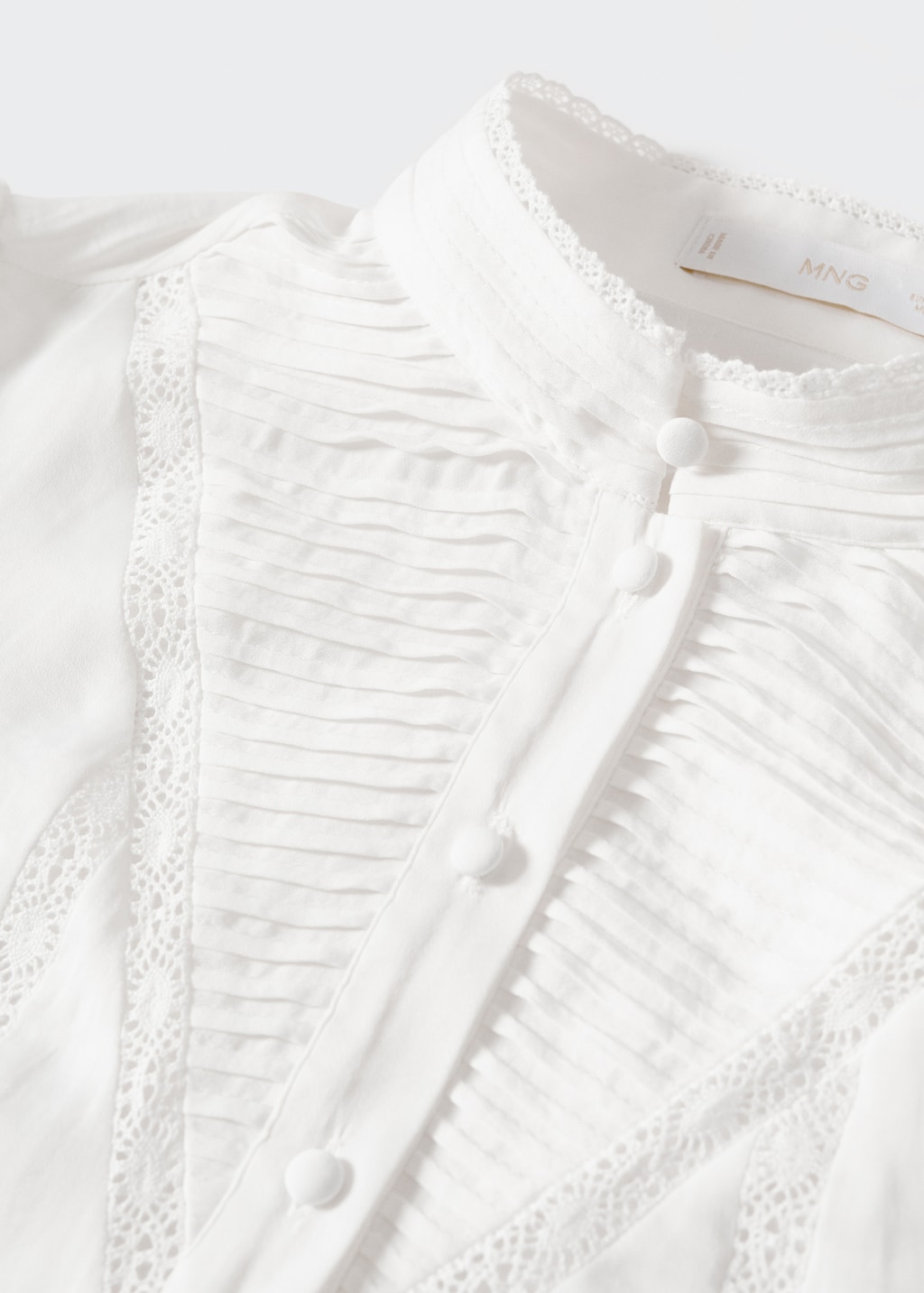 Blouse with lace detail - Details of the article 8