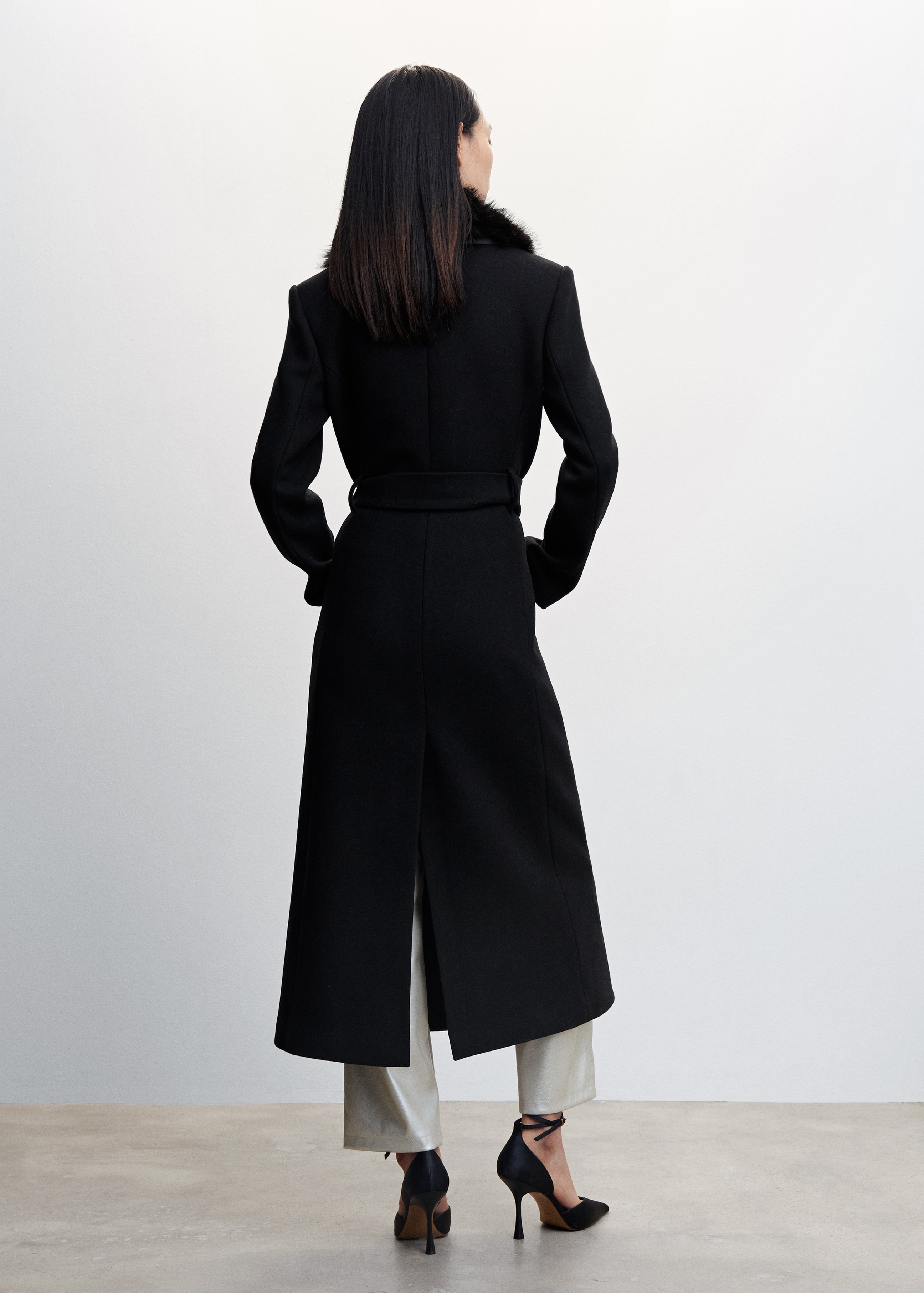 Detachable wool coat with fur-effect collar - Reverse of the article