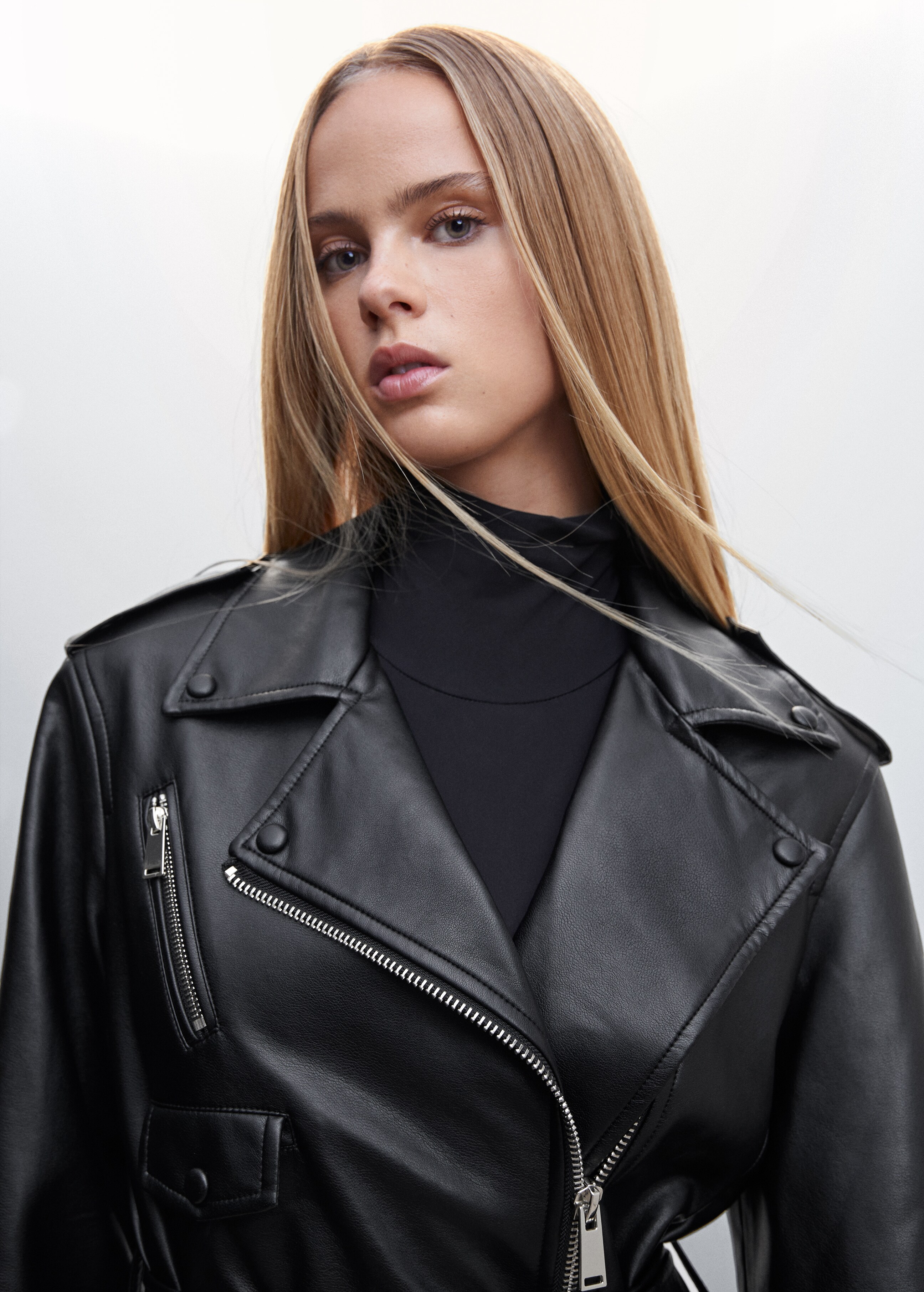 Leather-effect trench coat with zip - Details of the article 1