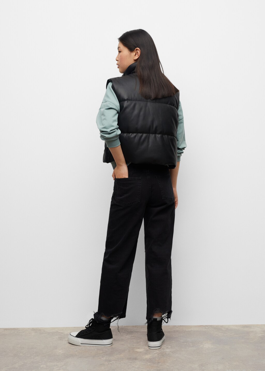 Leather-effect quilted vest - Reverse of the article