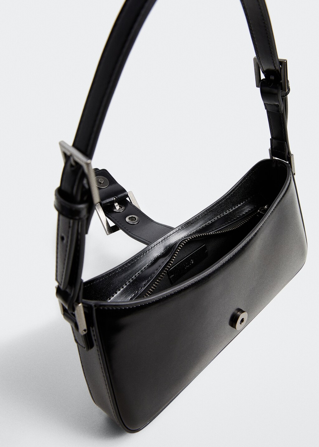 Short buckle handle bag - Details of the article 1