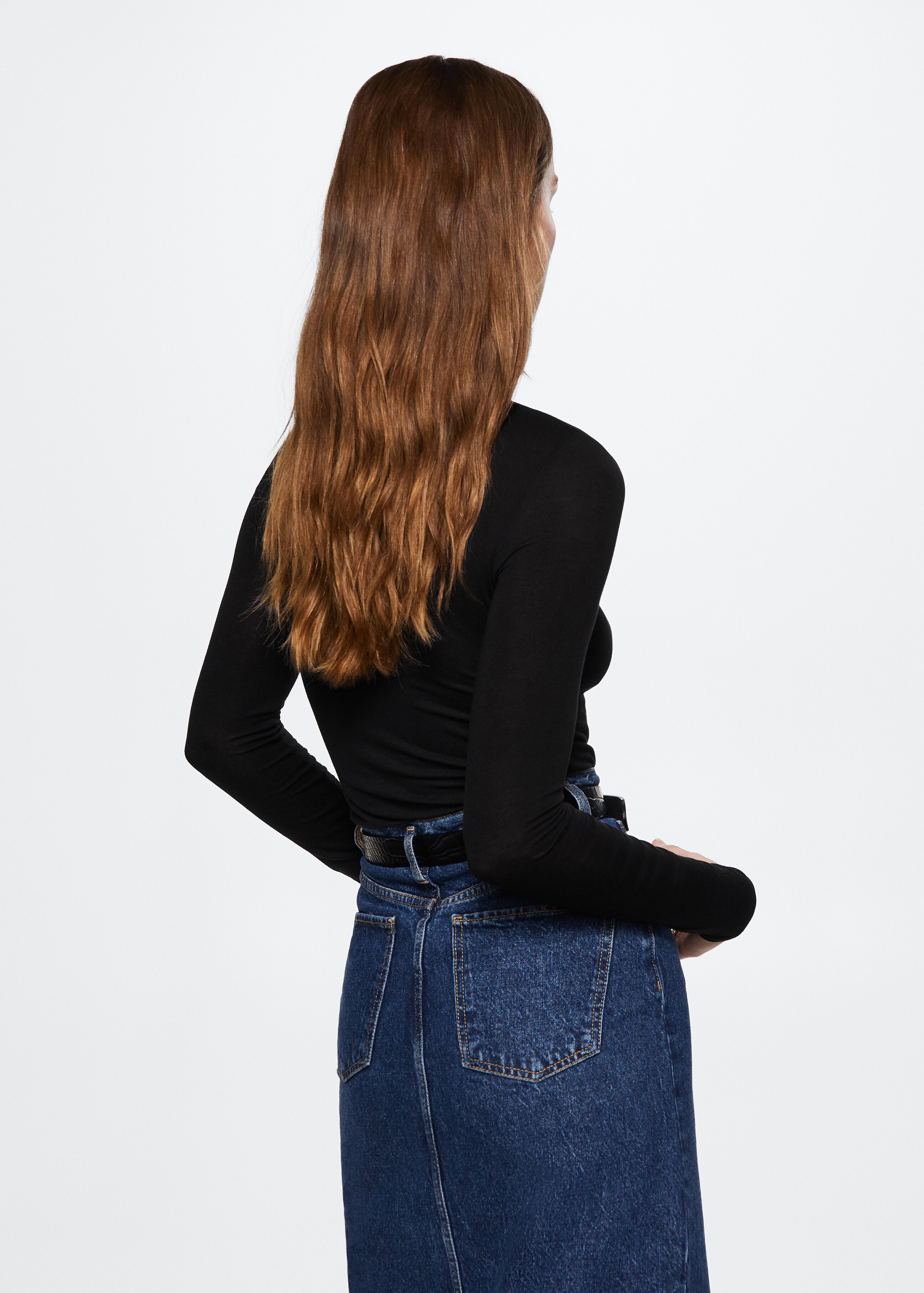 Draped turtleneck t-shirt - Reverse of the article